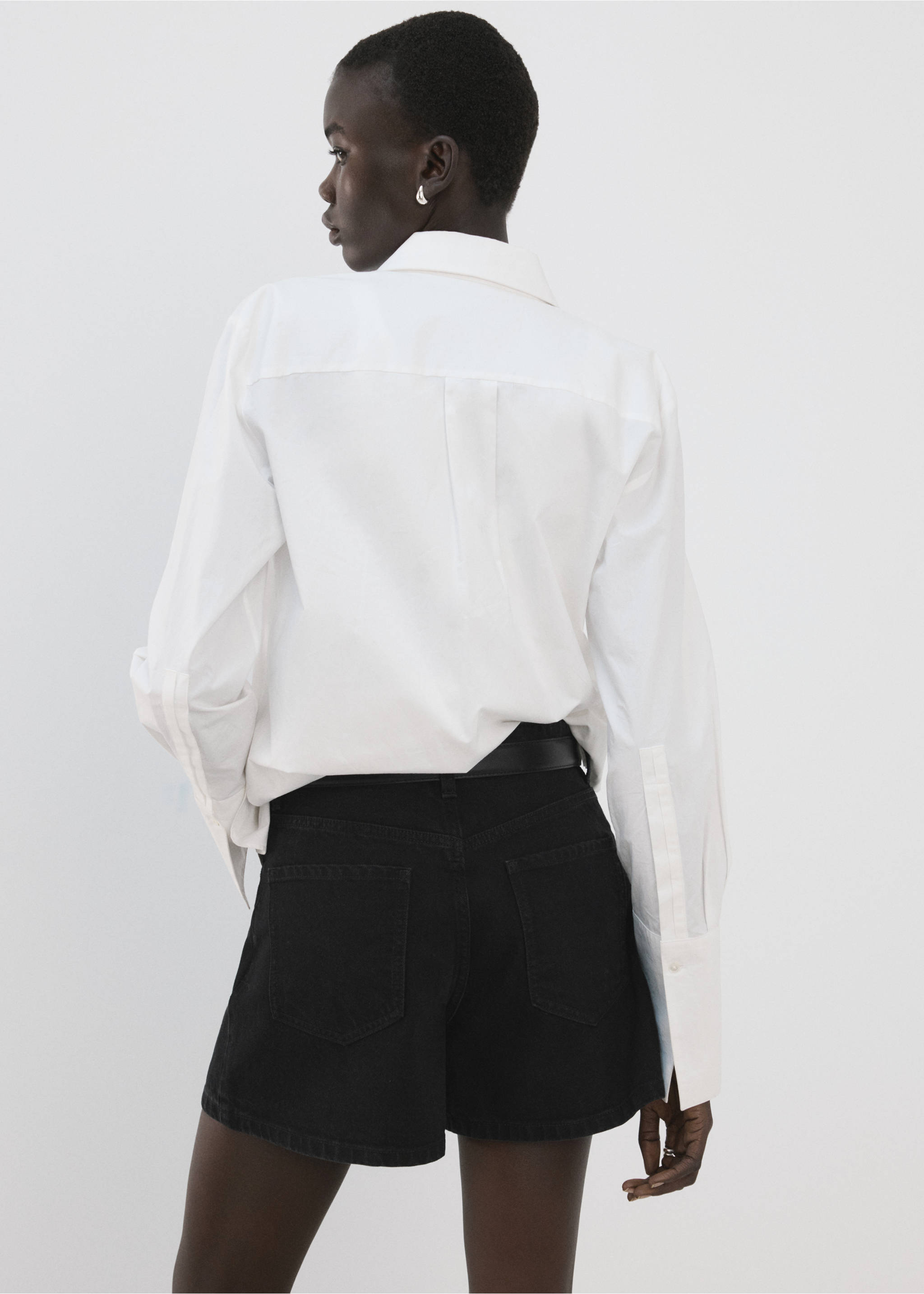 Shorts denim rectos tiro medio - Reverso del artículo, Denim negro. Ref: 27067161-00.