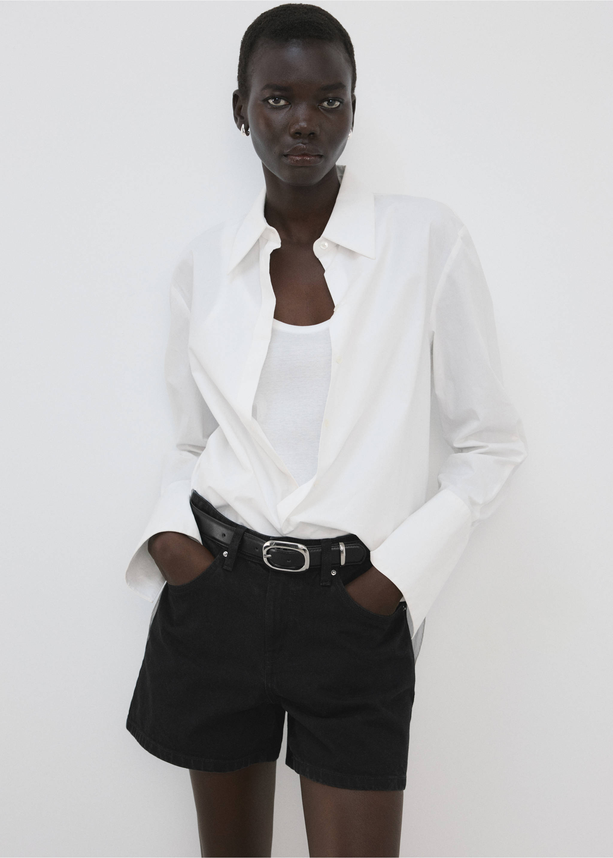 Shorts denim rectos tiro medio - Detalle del artículo 1, Denim negro. Ref: 27067161-00.