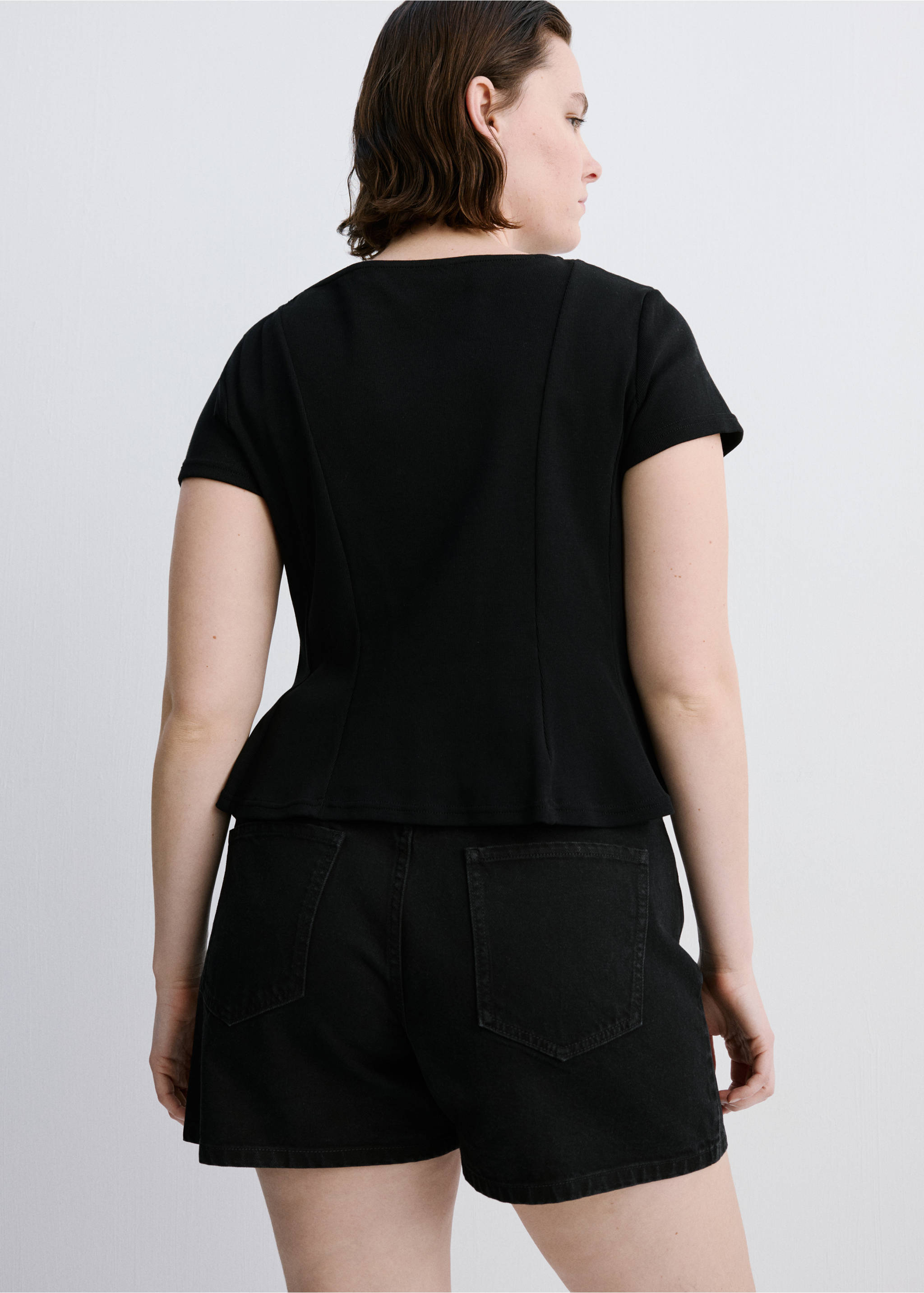 Shorts denim rectos tiro medio - Detalle del artículo 4, Denim negro. Ref: 27067161-00.