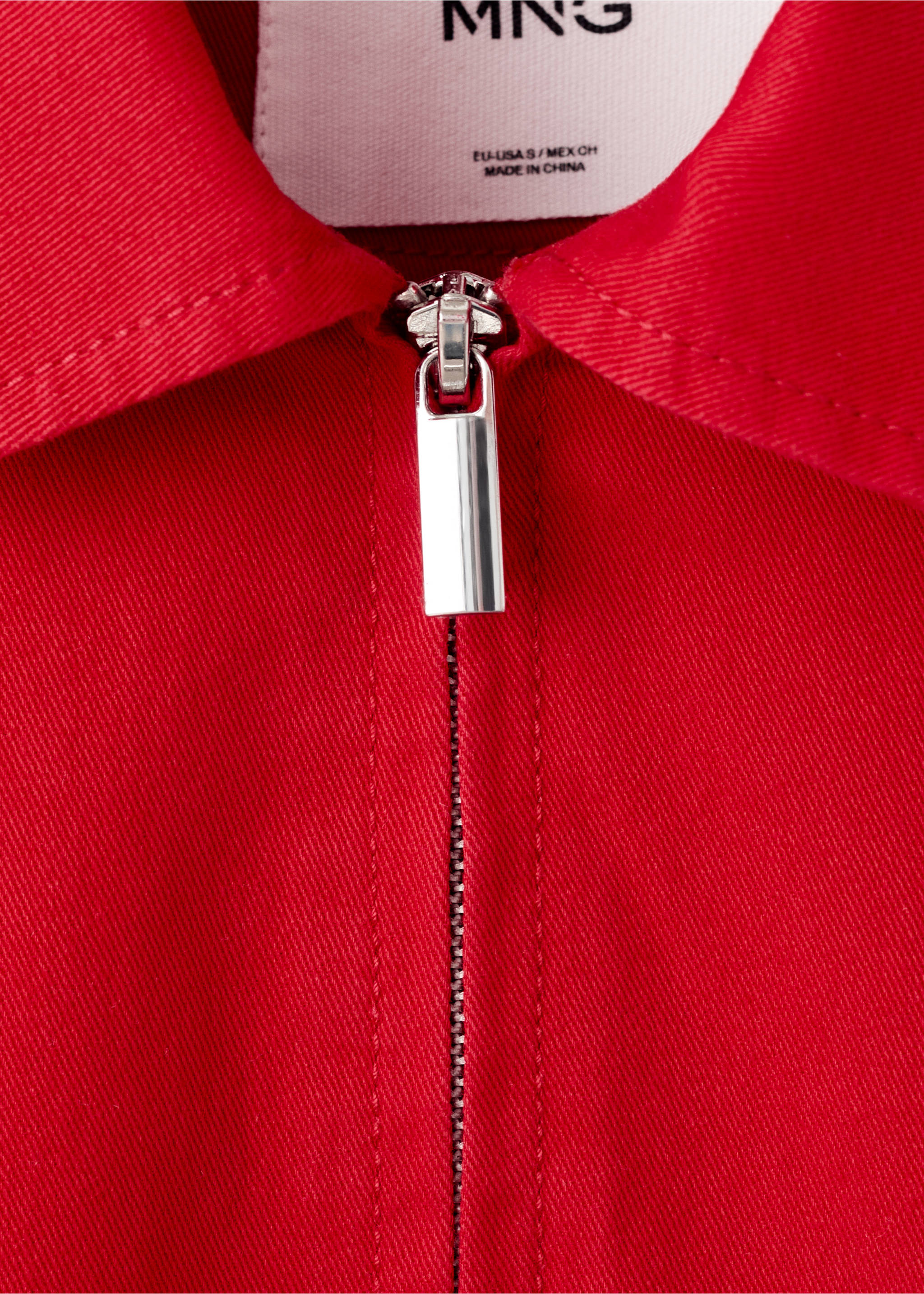 Bomber jacket with shirt collar - Details of the article 8, Red. Ref: 27067162-00.