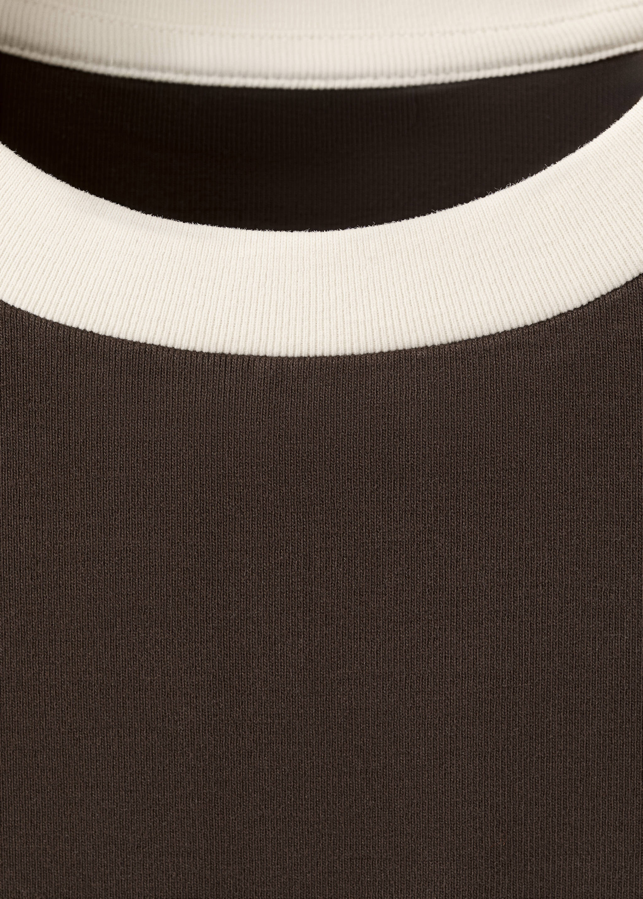 Two-tone short-sleeved T-shirt - Details of the article 8
