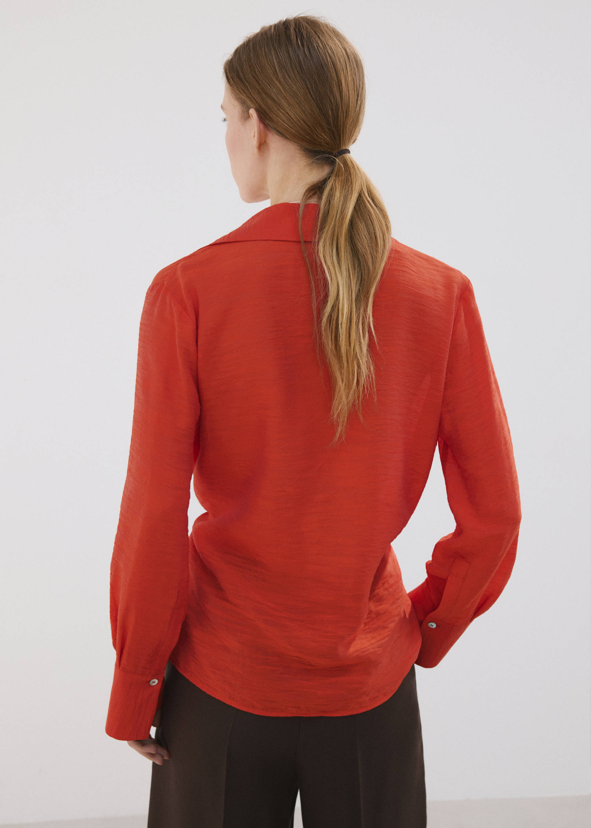 Blouse with tie detail - Reverse of the article