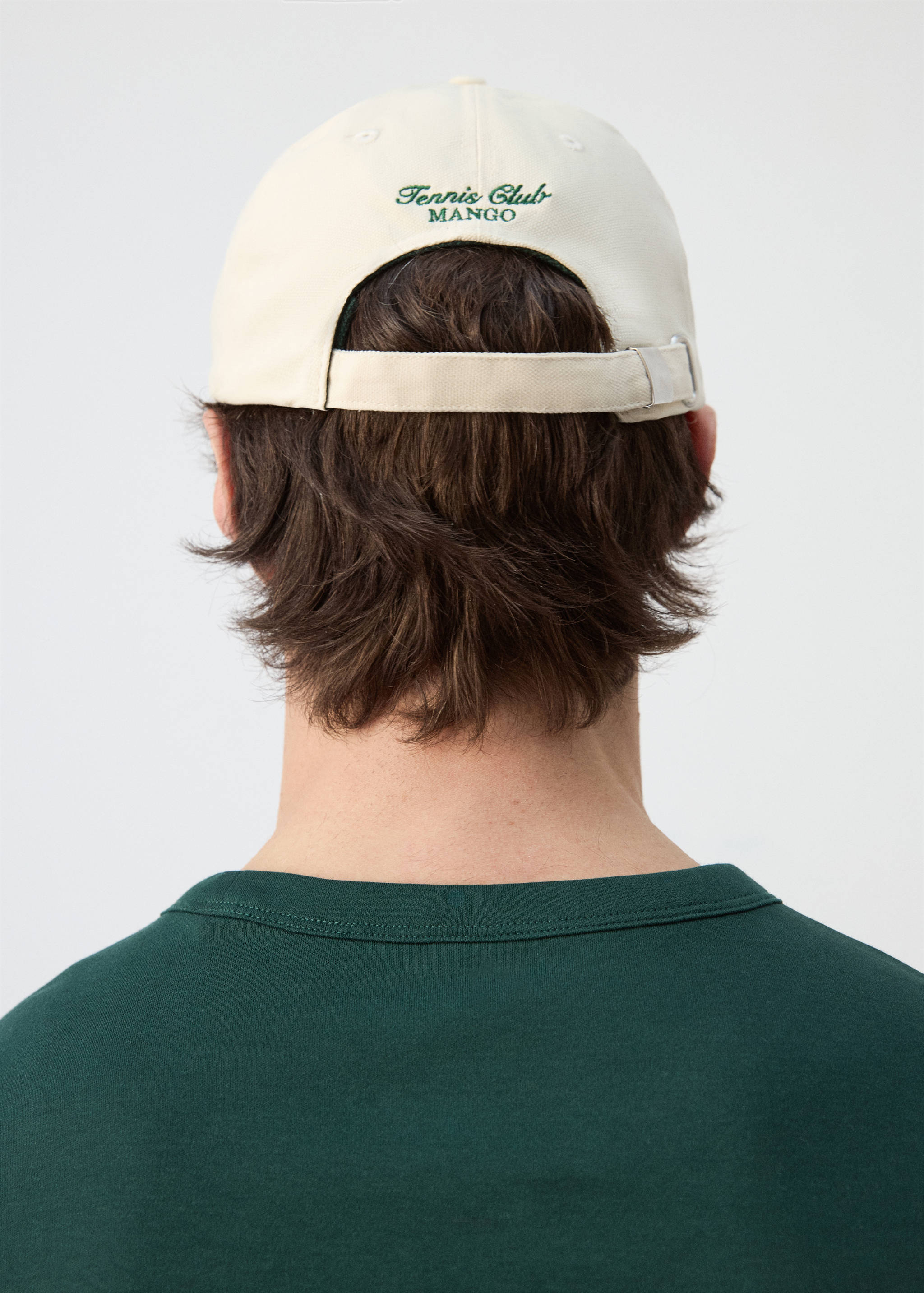 Cap with embroidered logo - Details of the article 9
