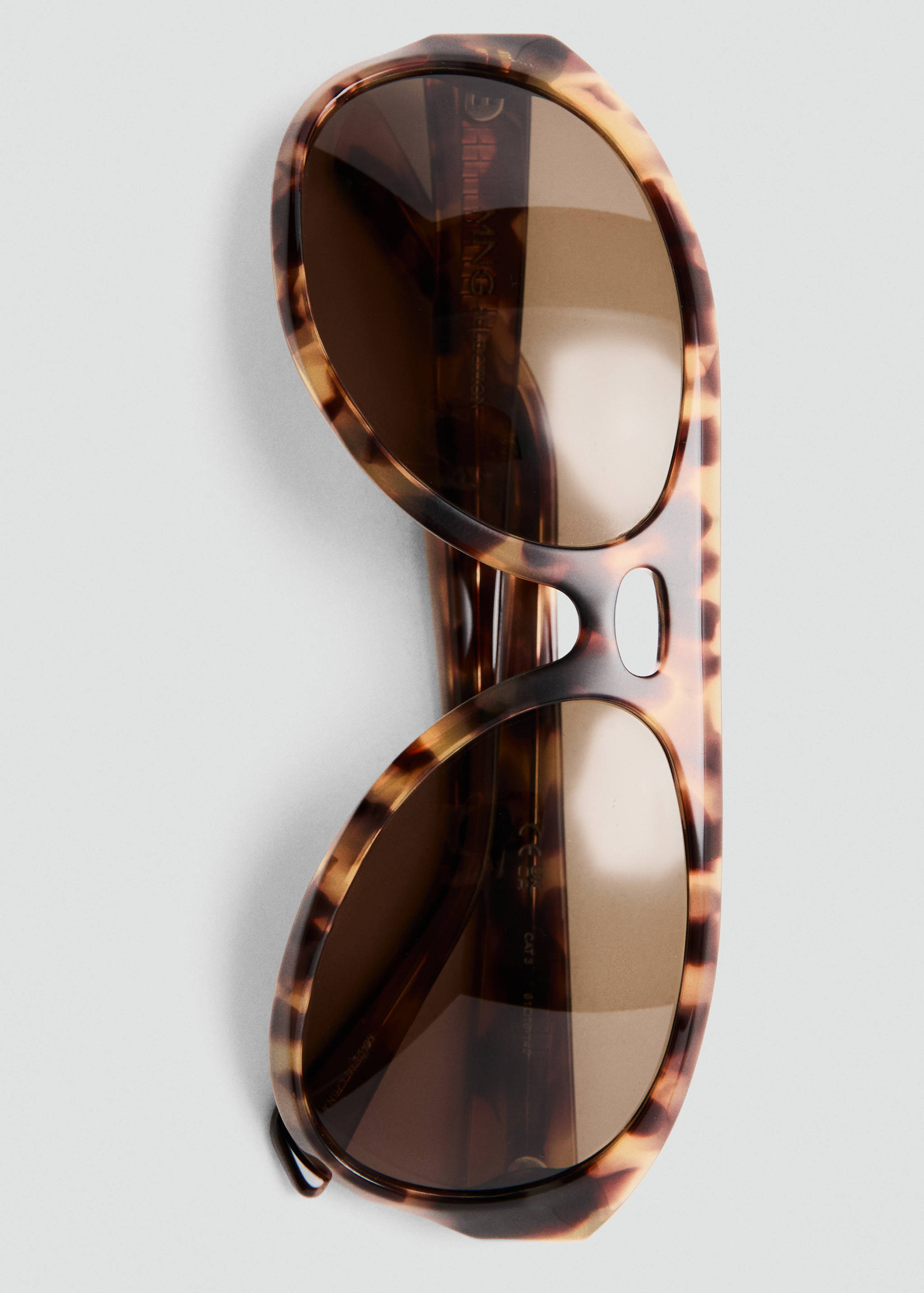 Aviator sunglasses with plastic frame - Details of the article 2