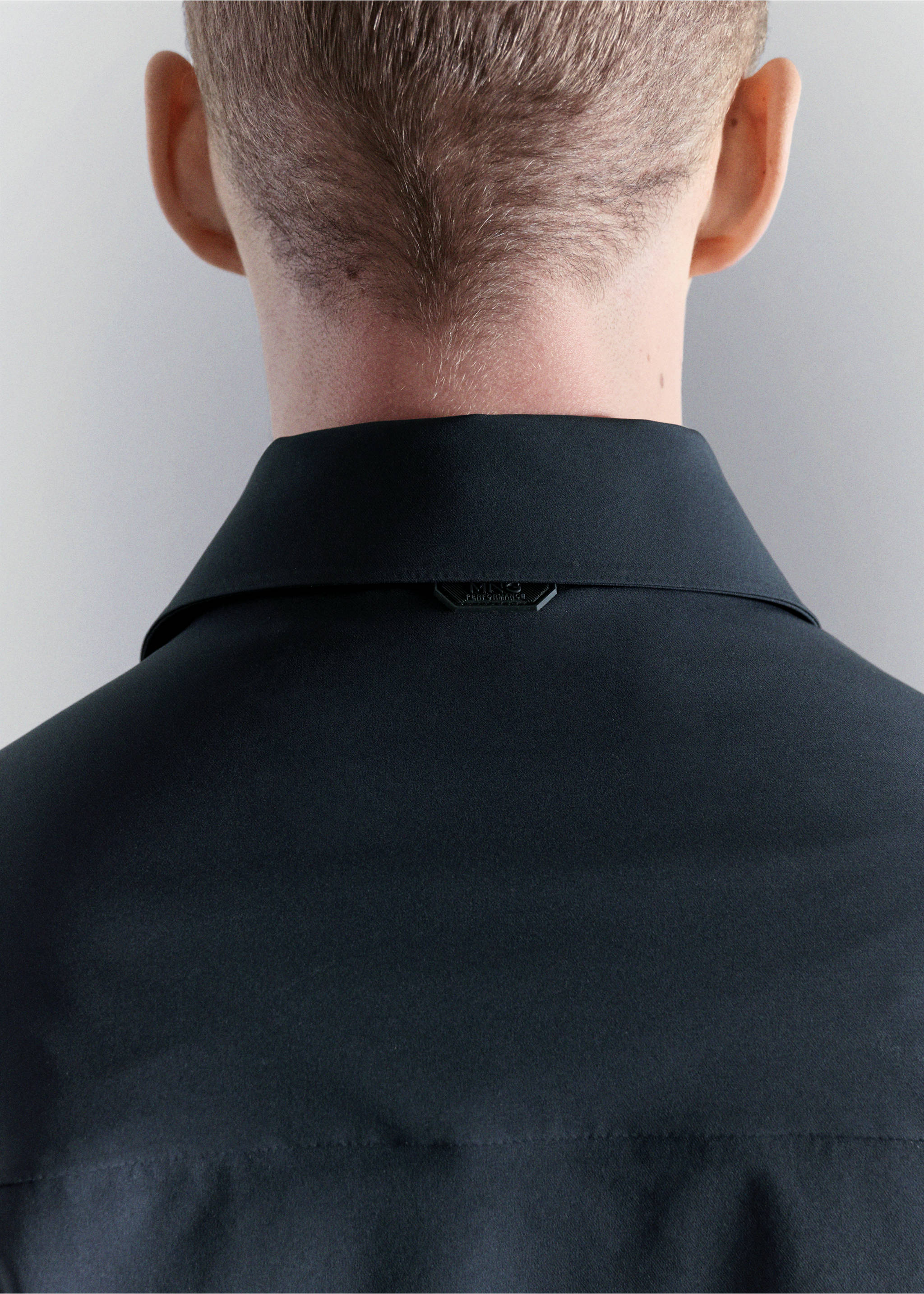 Water-repellent jacket with pockets - Details of the article 6, Navy. Ref: 27067894-00.