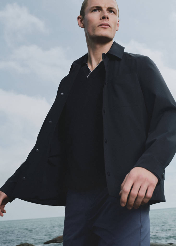 Water-repellent jacket with pockets — Navy