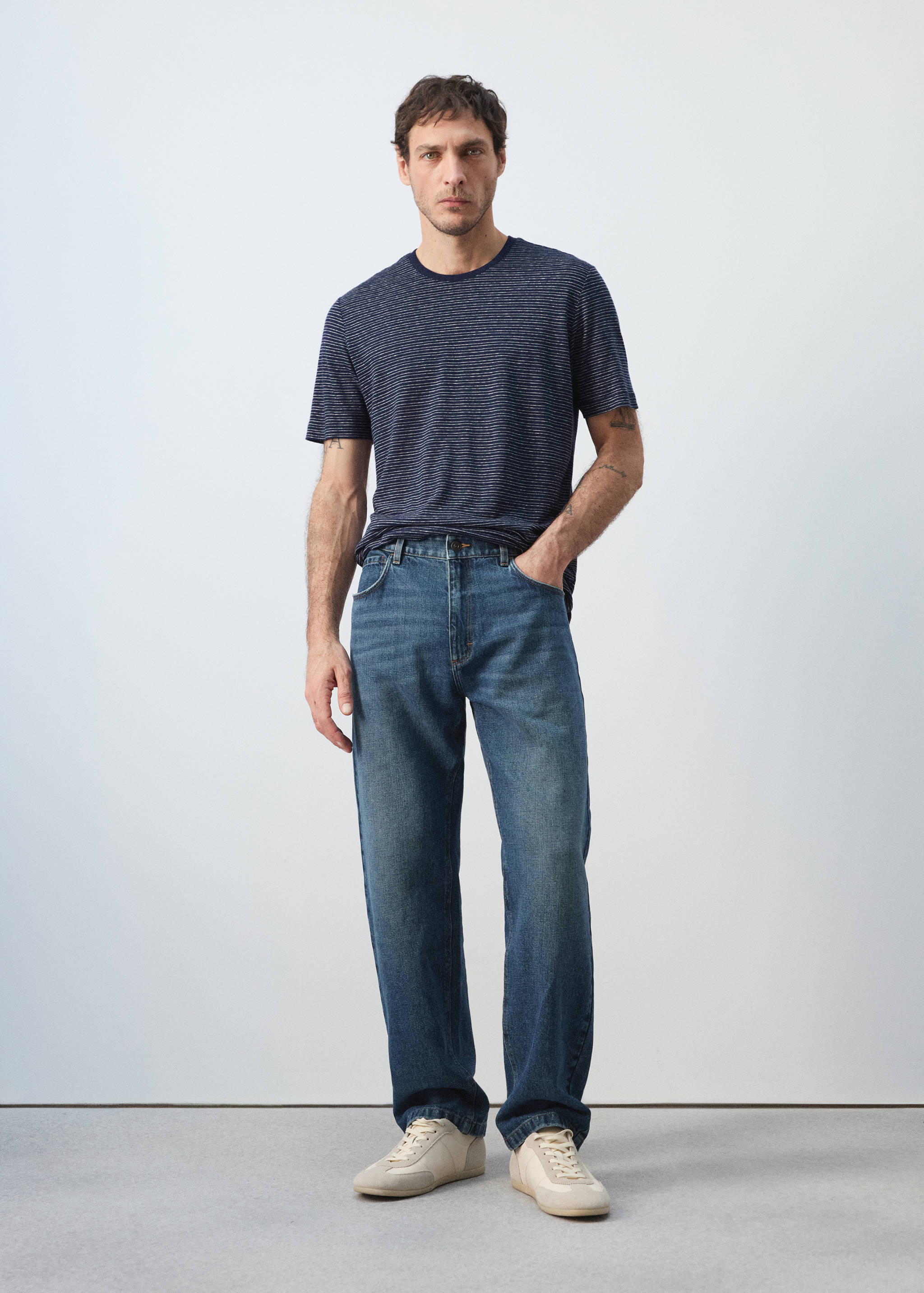 Льняная футболка slim fit в полоску - Общий план