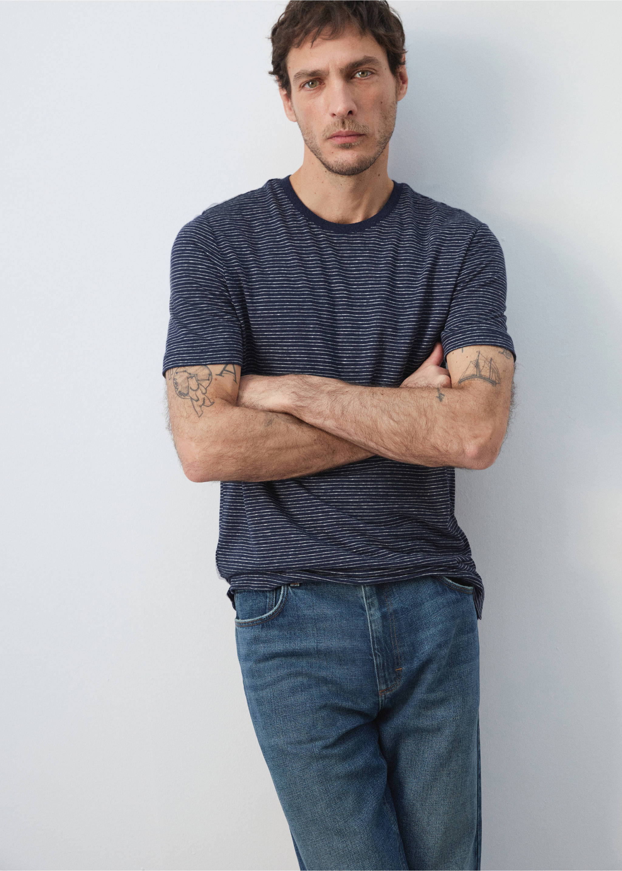 Льняная футболка slim fit в полоску - Деталь изделия 6, Чернильный. Ref: 27067896-00.