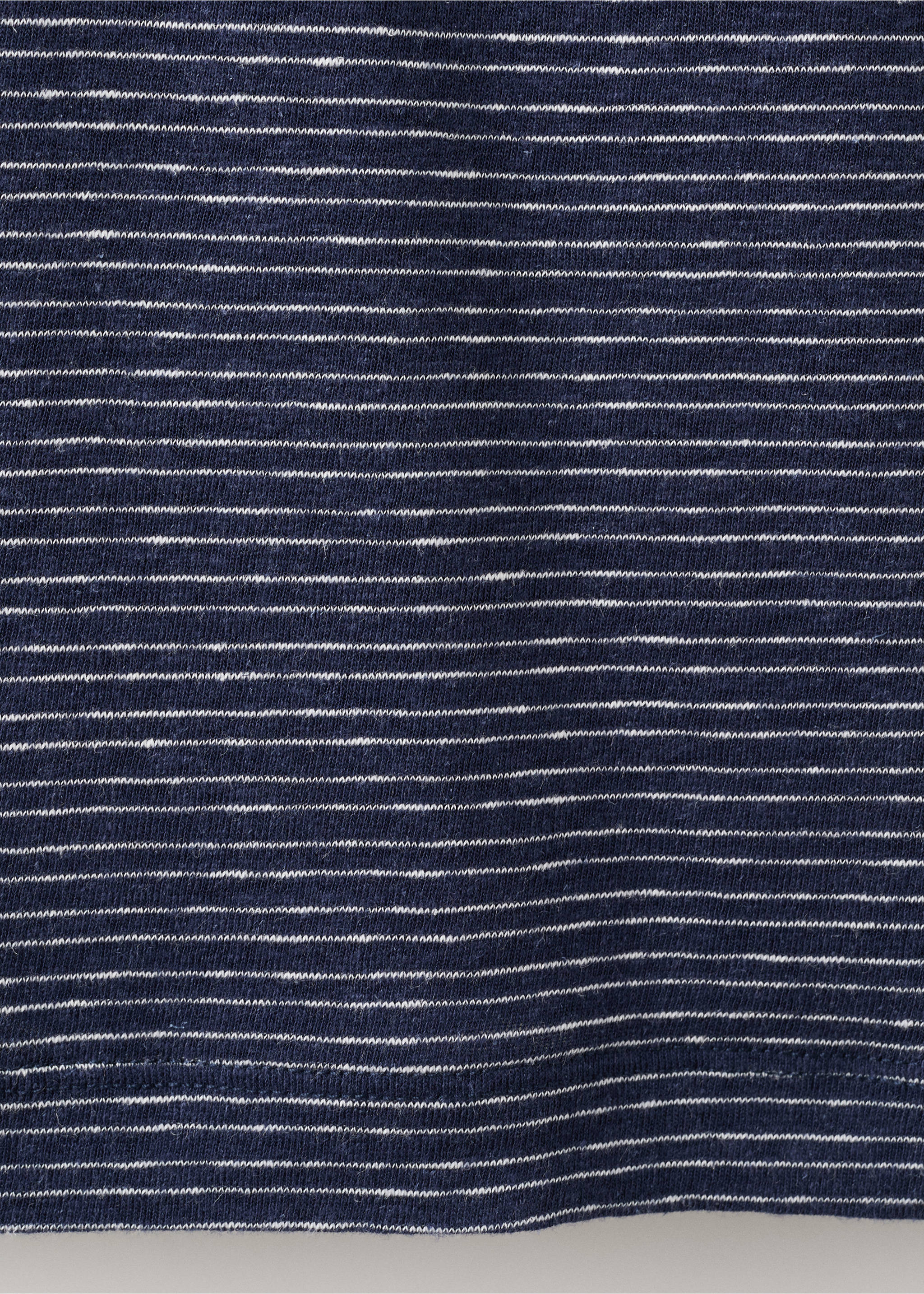 Льняная футболка slim fit в полоску - Деталь изделия 0, Чернильный. Ref: 27067896-00.