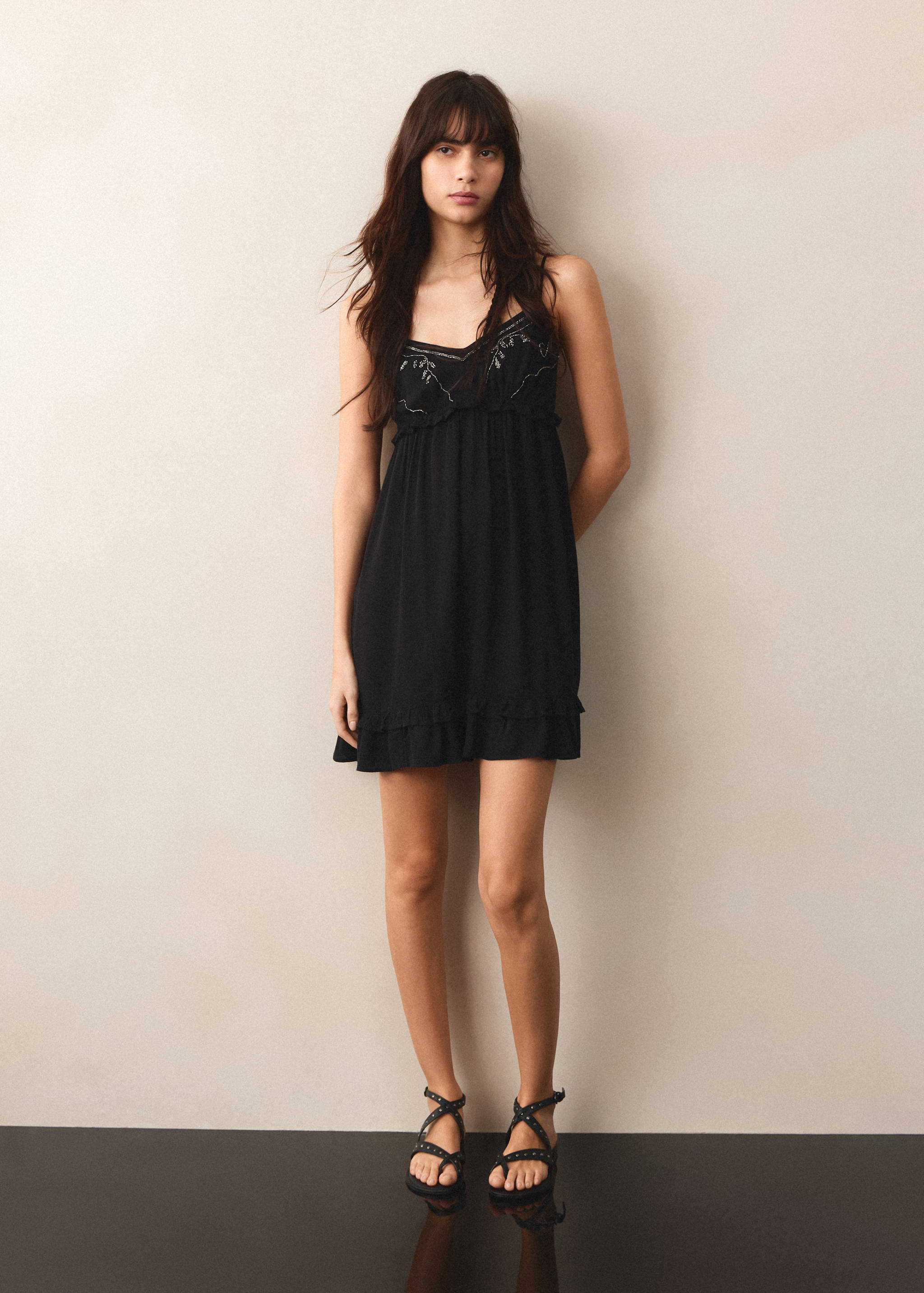 فستان قصير بخرز - رؤية عامة