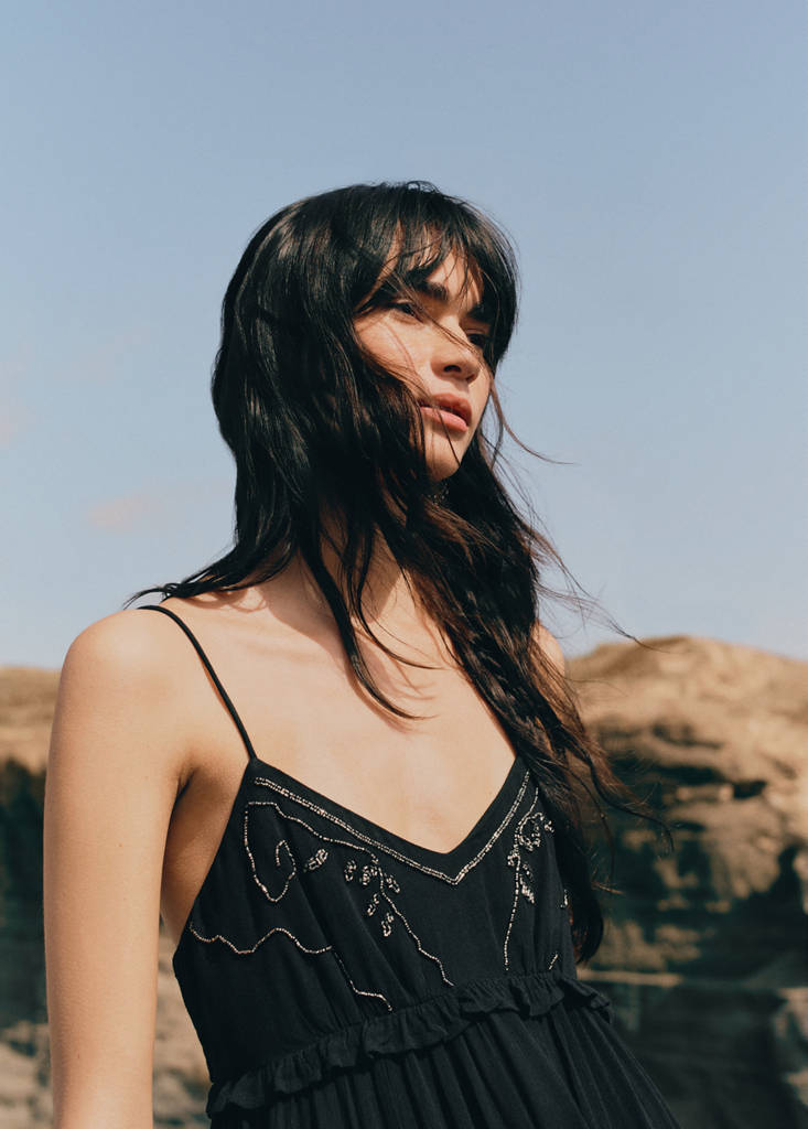 Short dress with bead detail — Black