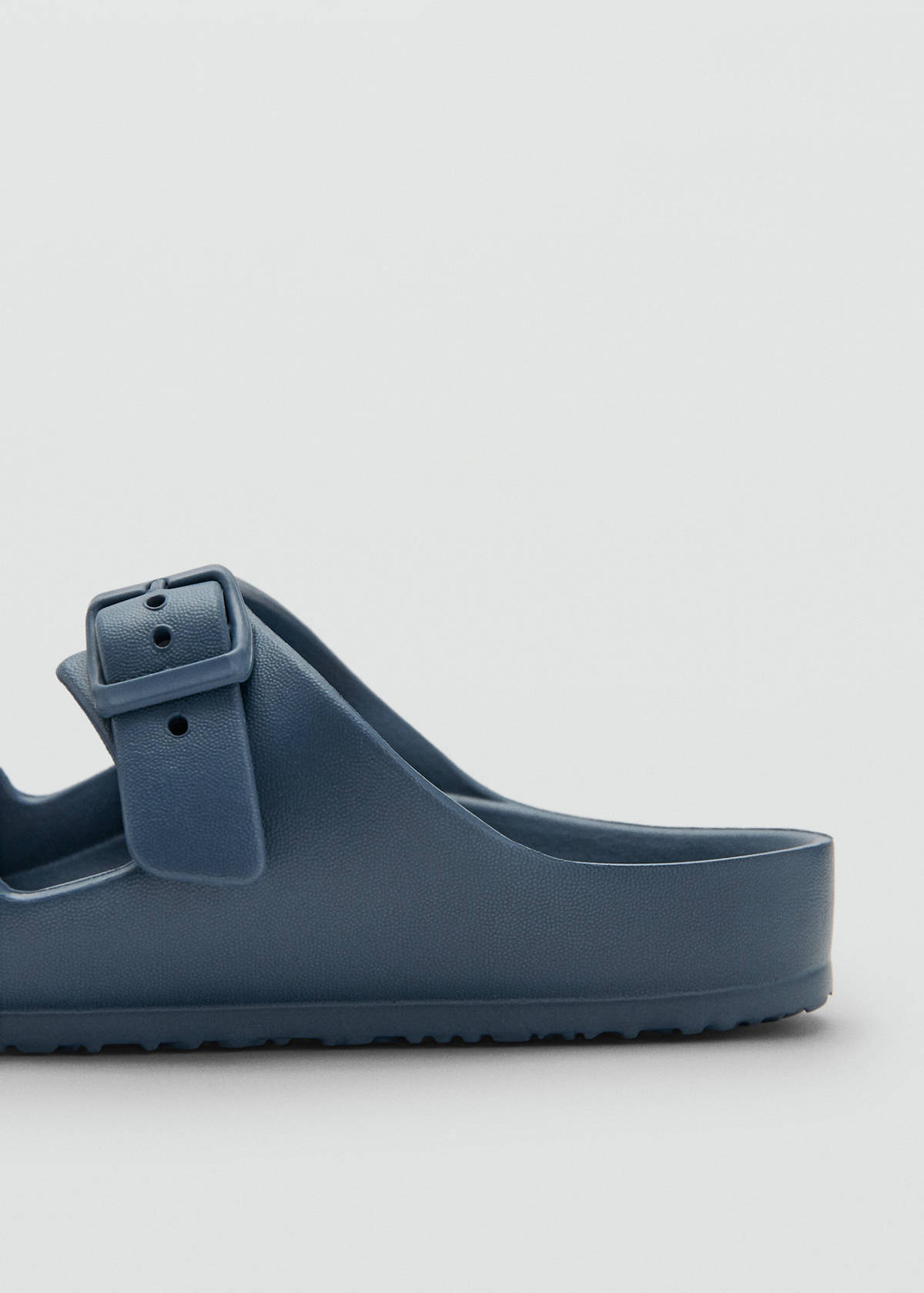 Rubberised buckle sandals — Navy