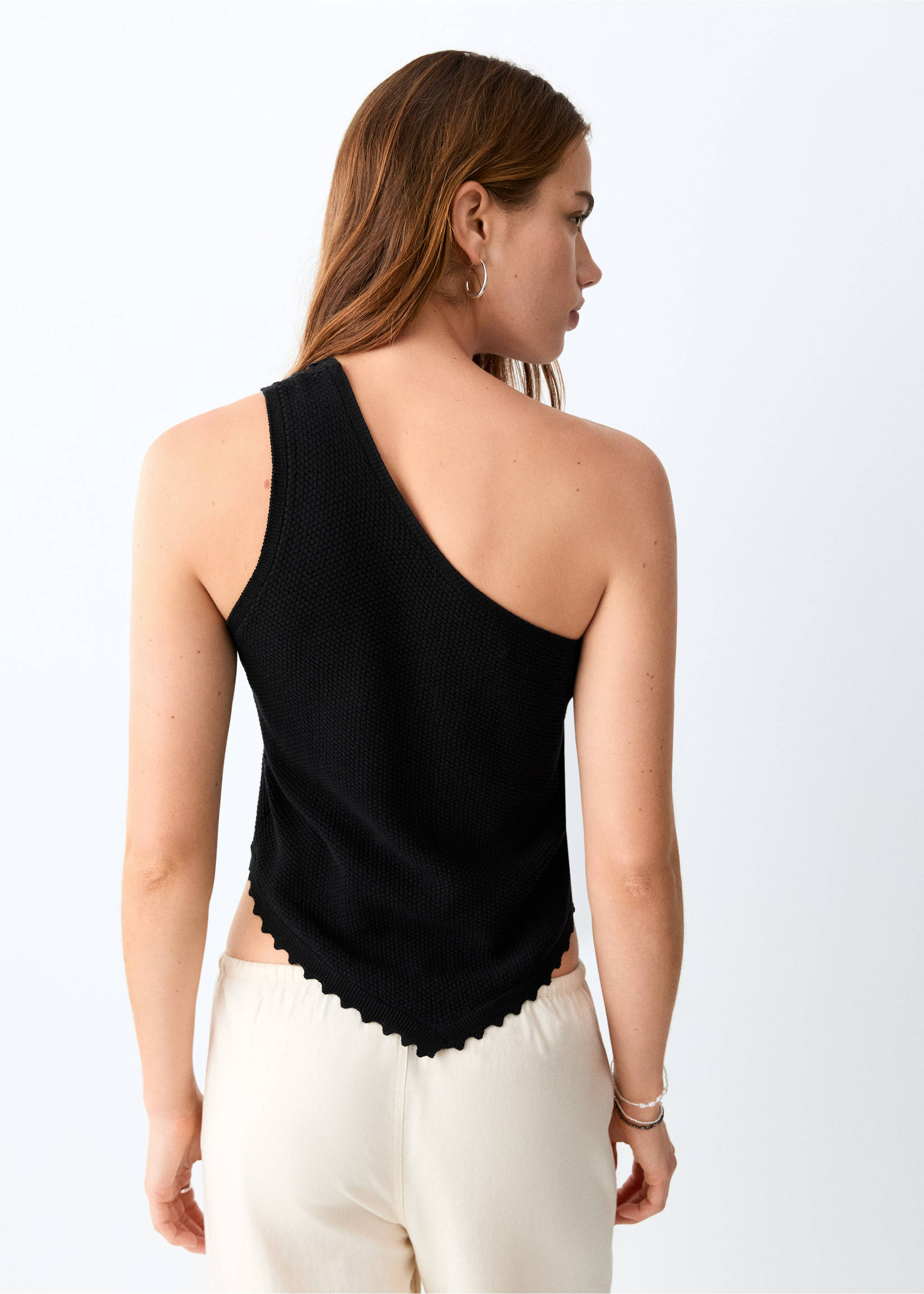Asymmetric sequin top - Reverse of the article, Black. Ref: 27067907-00.
