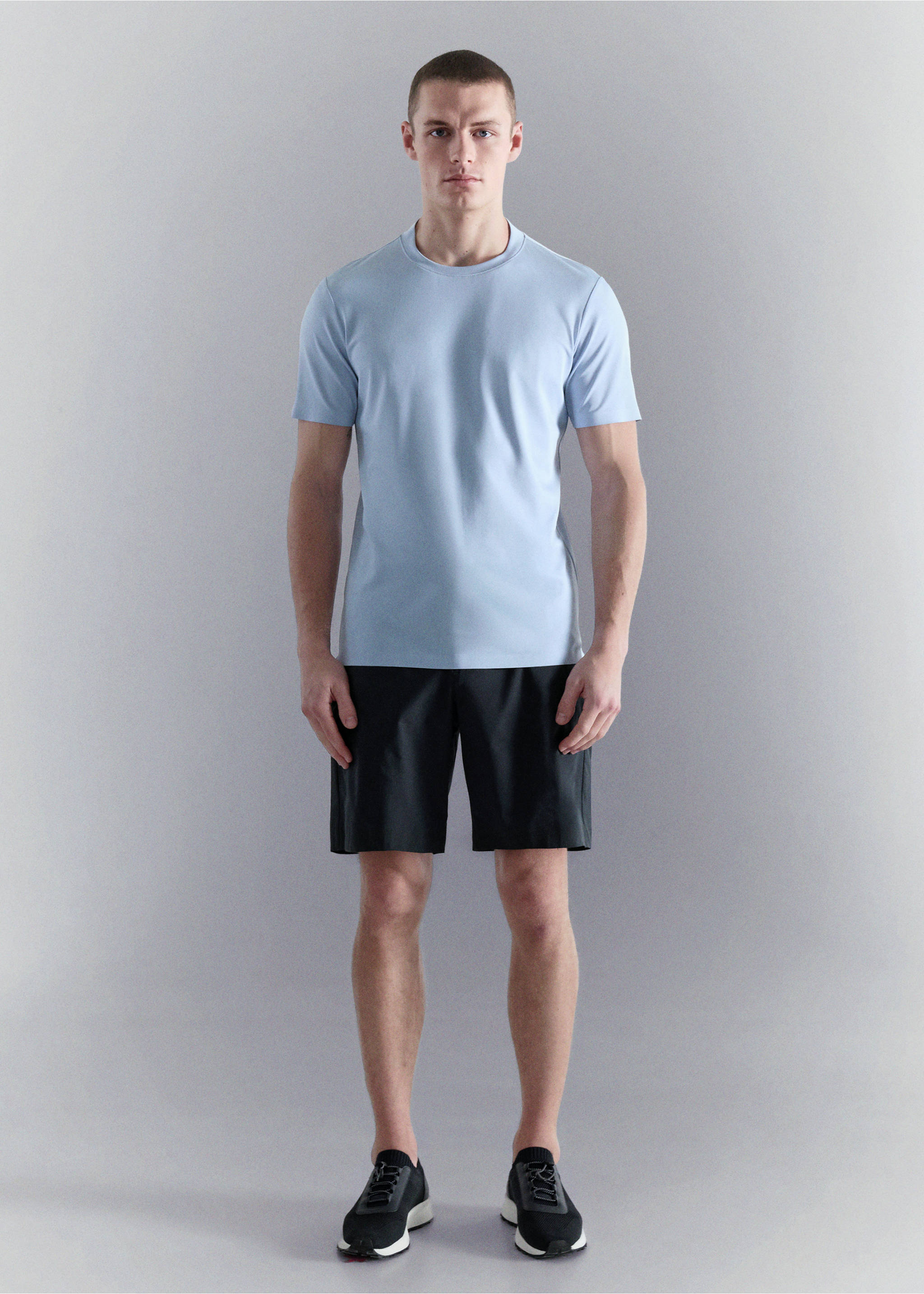 T-shirt slim-fit COOLMAX® - Plan général, Bleu ciel. Ref: 27067909-00.