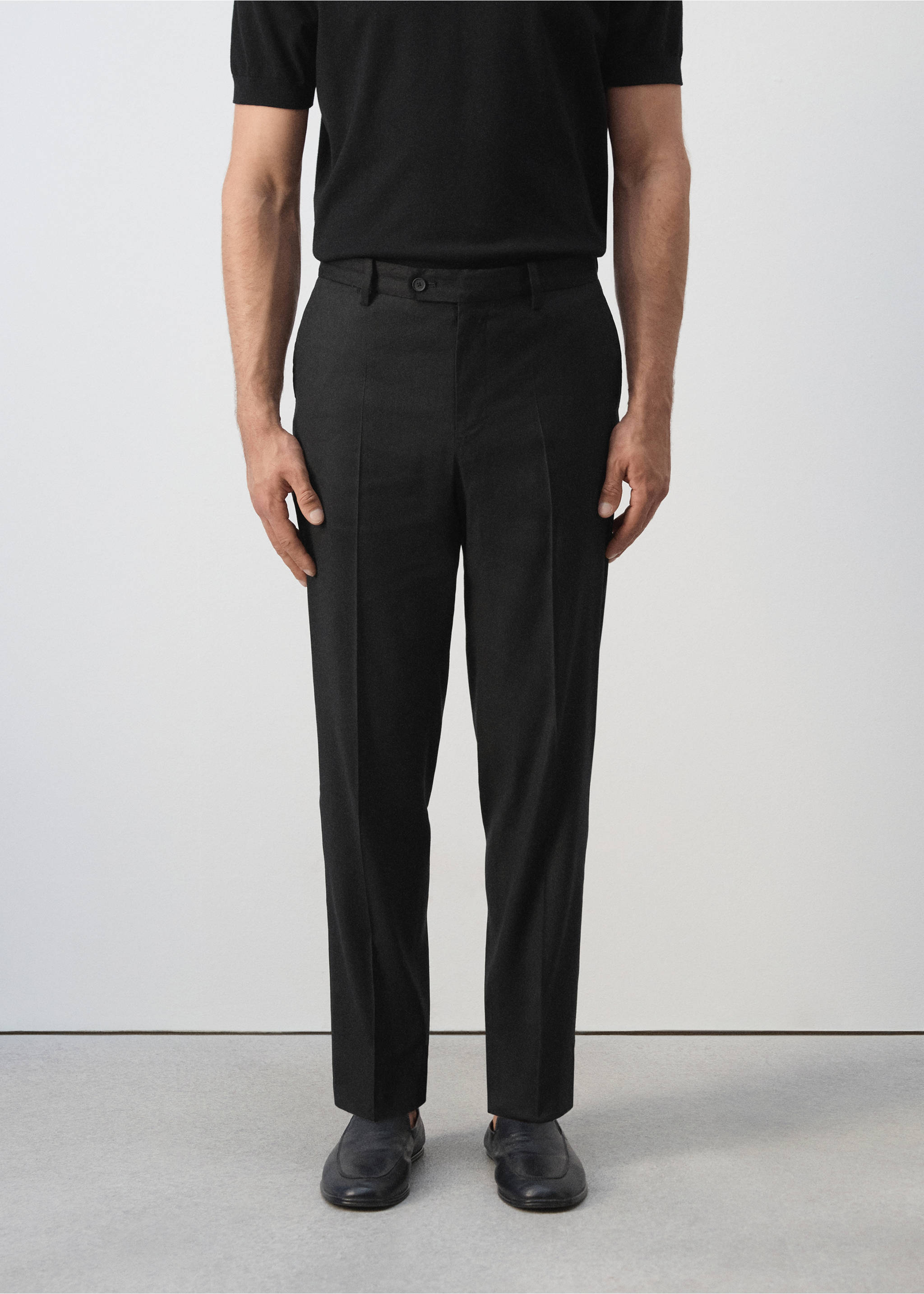 Pantalon de costume Amalfi slim fit - Plan moyen, Noir. Ref: 27067911-01.