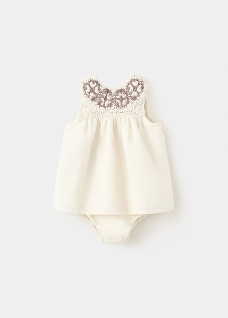 Vestido y ranita detalle crochet