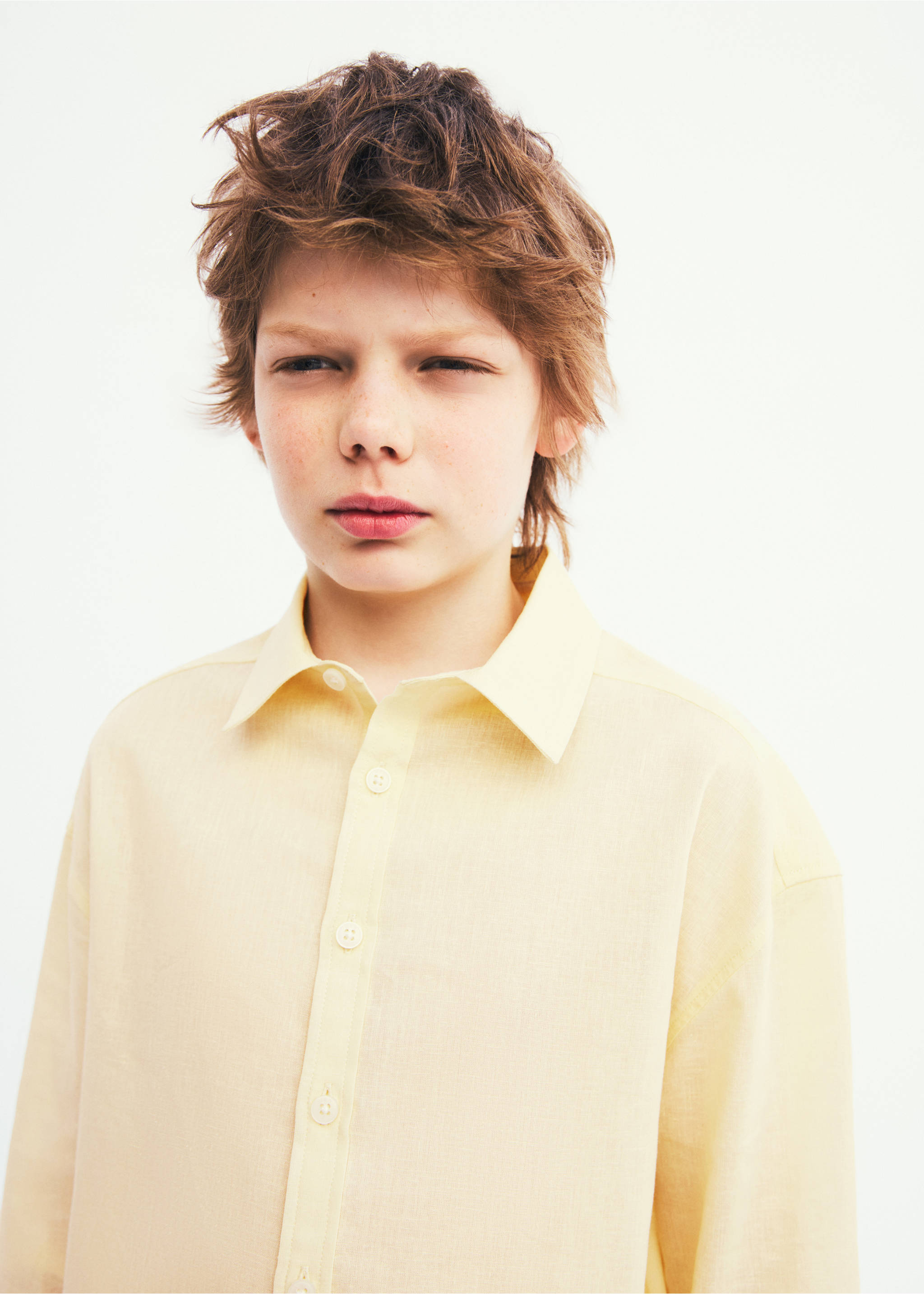 Straight linen shirt - Details of the article 1, Vanilla. Ref: 27068263-00.