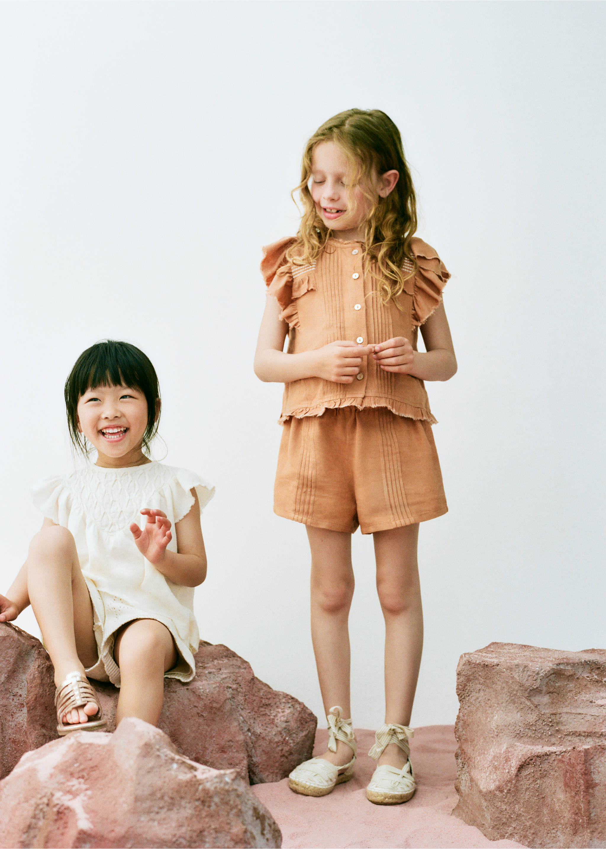 Linen shorts - Details of the article 5, Burnt Orange. Ref: 27068273-00.