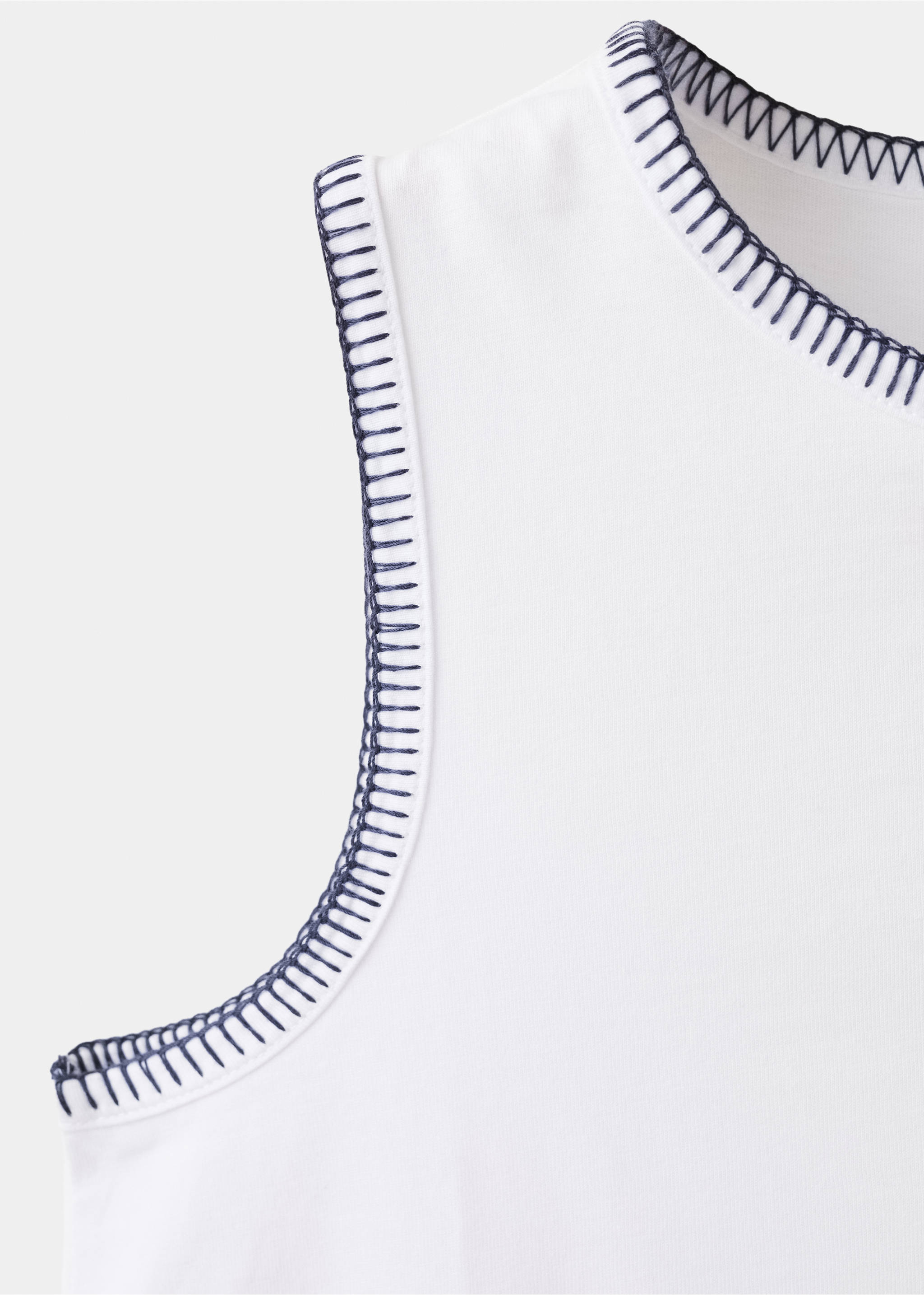 Top de algodão com debruns em contraste - Pormenor do artigo 8, Branco-pérola. Ref: 27068664-00.