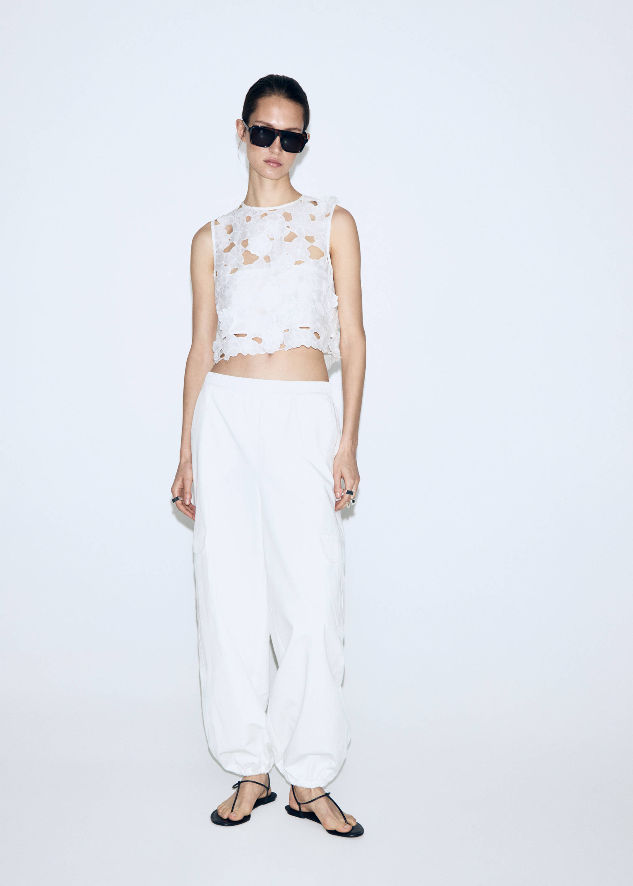 Embroidered broderie anglaise top - General plane