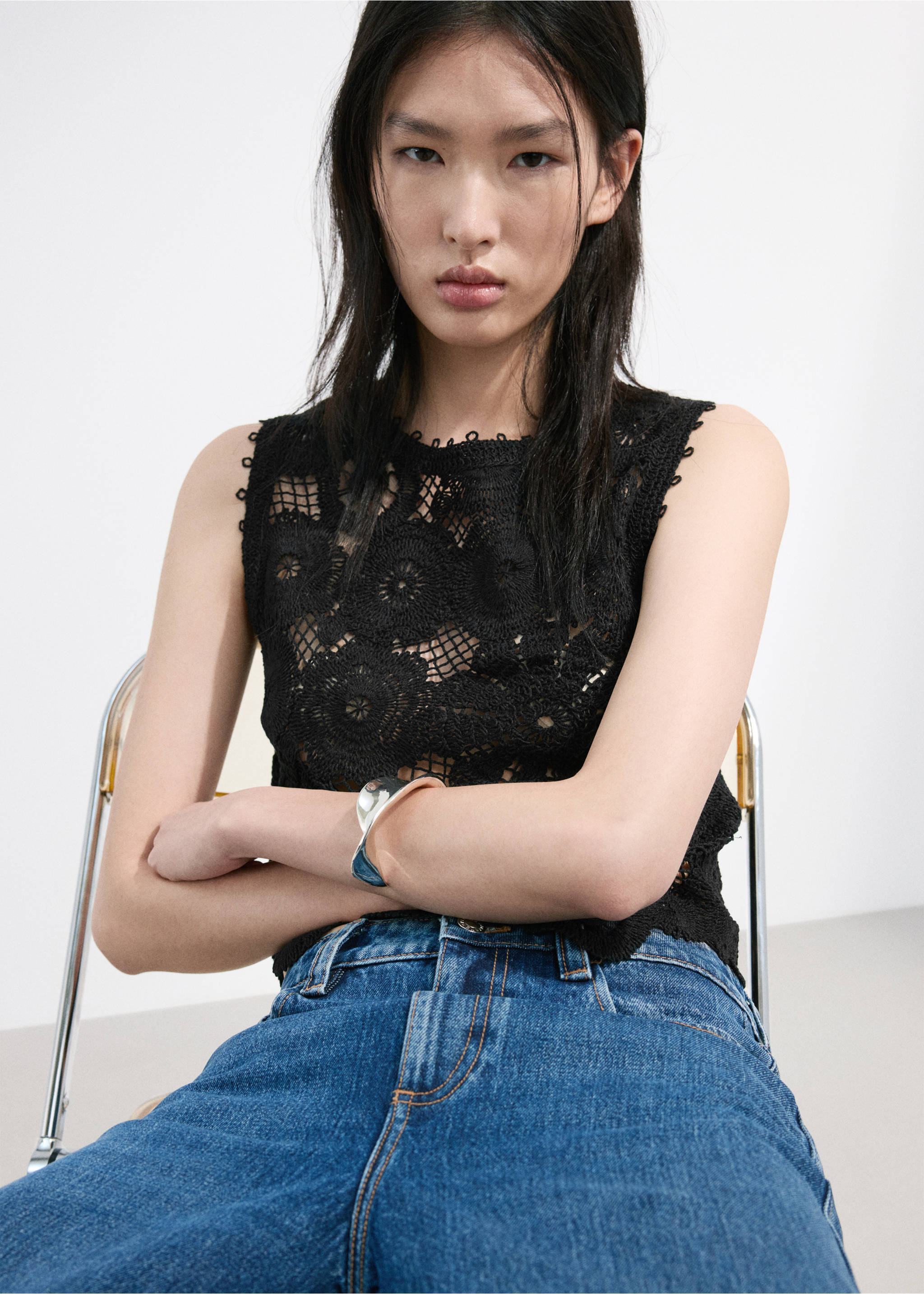 Embroidered top with openwork details - Details of the article 2, Black. Ref: 27069055-00.