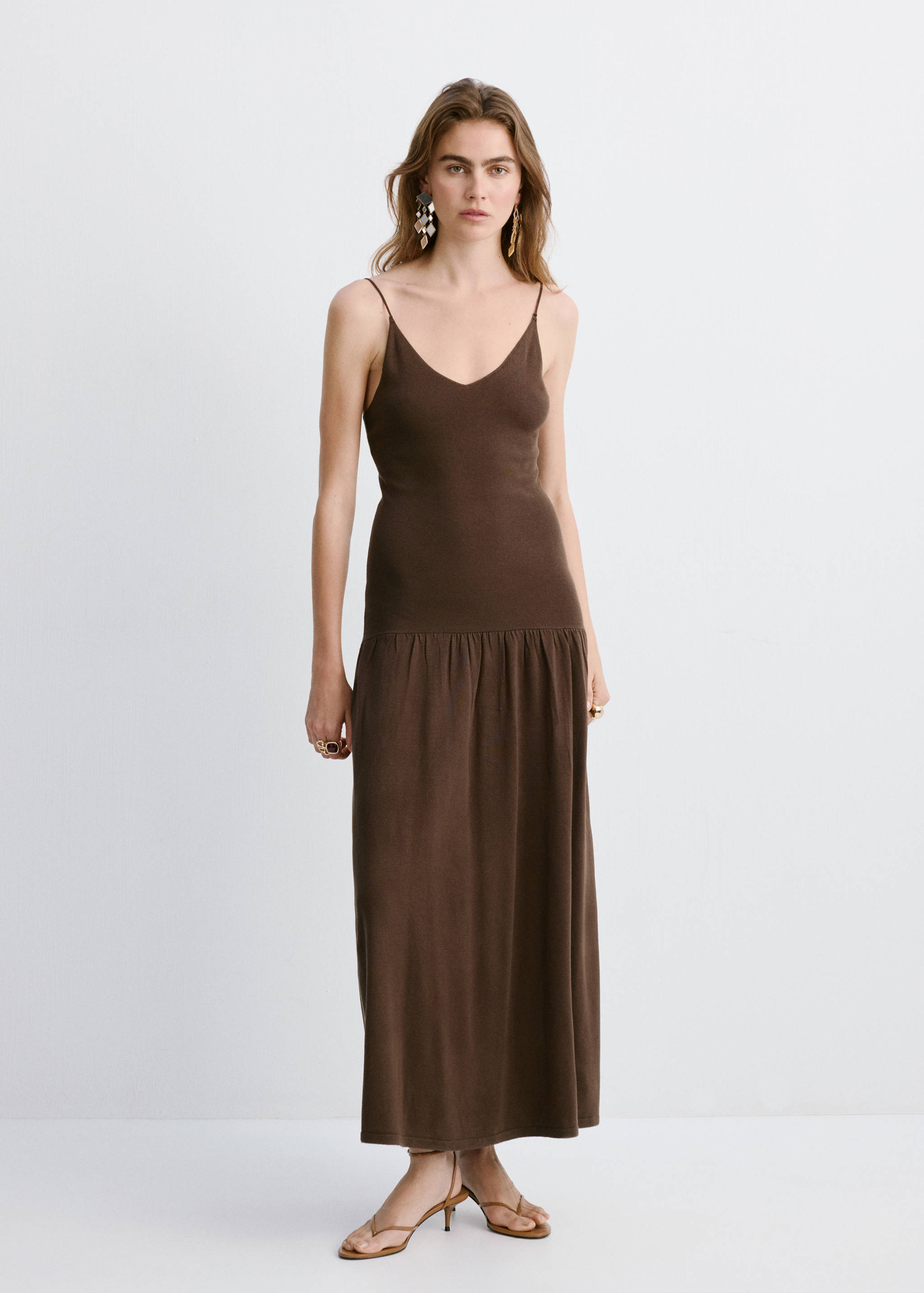 Knitted dress with gathered detail - General plane