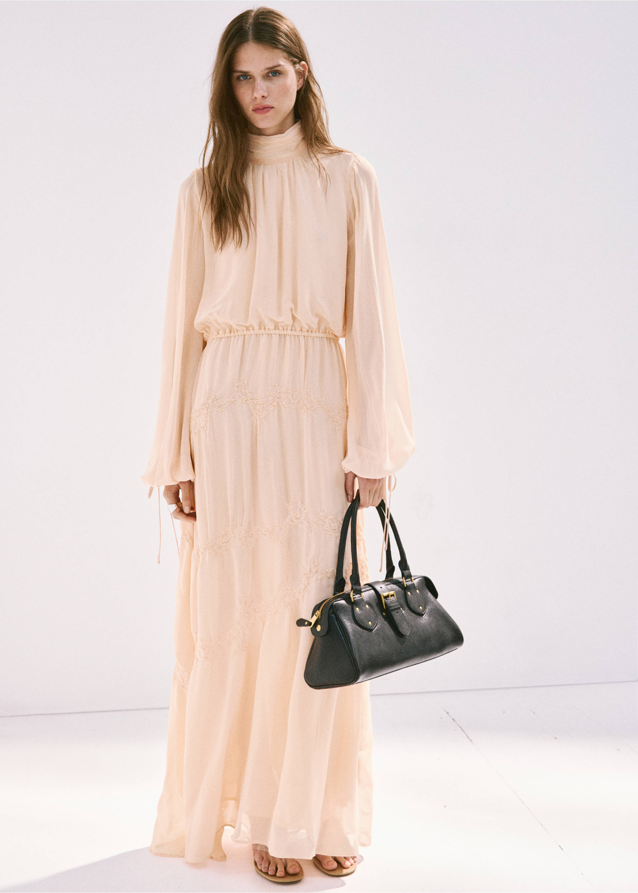 Flowy dress with embroidered details - General plane, Pale Pink. Ref: 27069057-00.