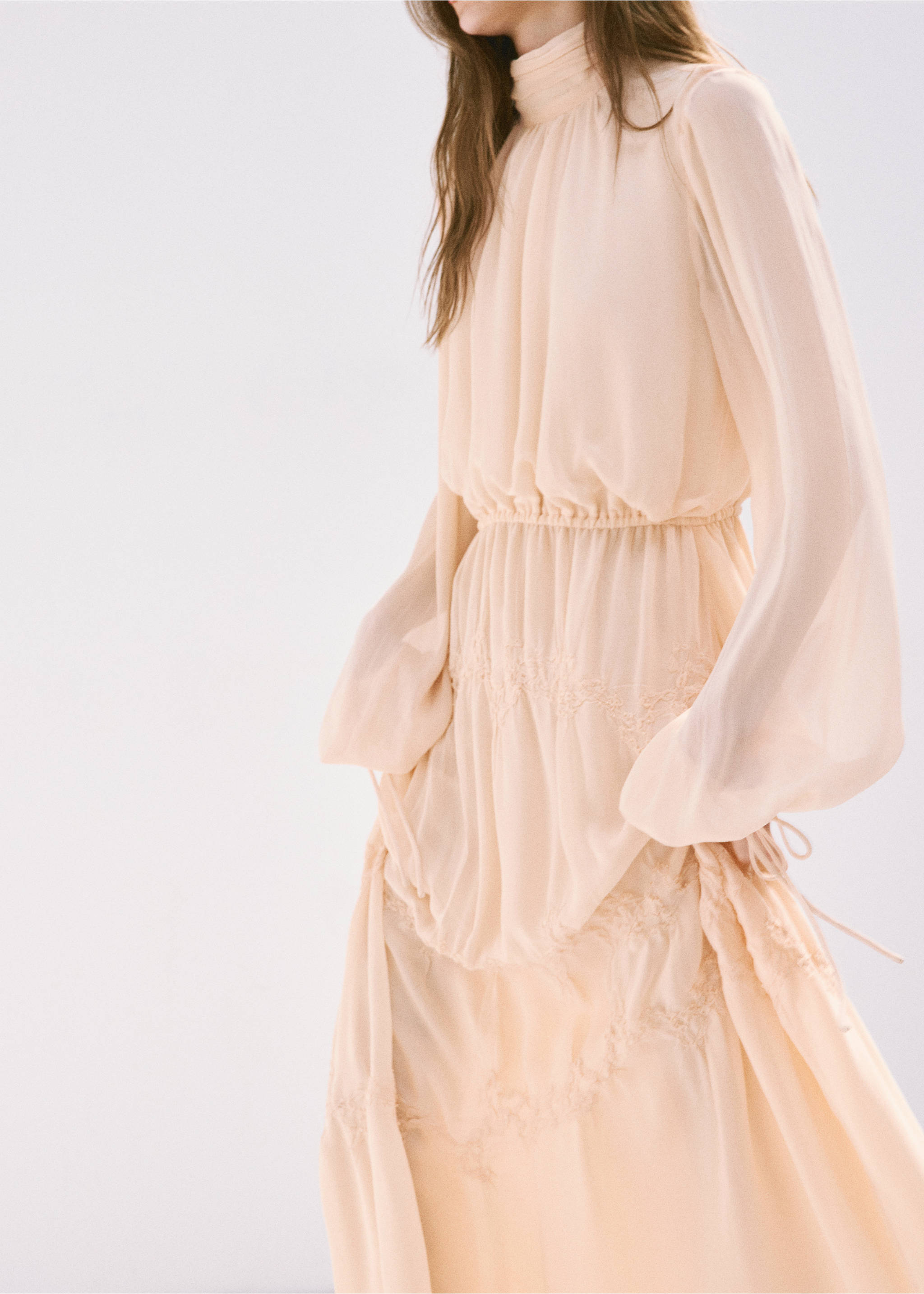 Flowy dress with embroidered details - Medium plane, Pale Pink. Ref: 27069057-00.