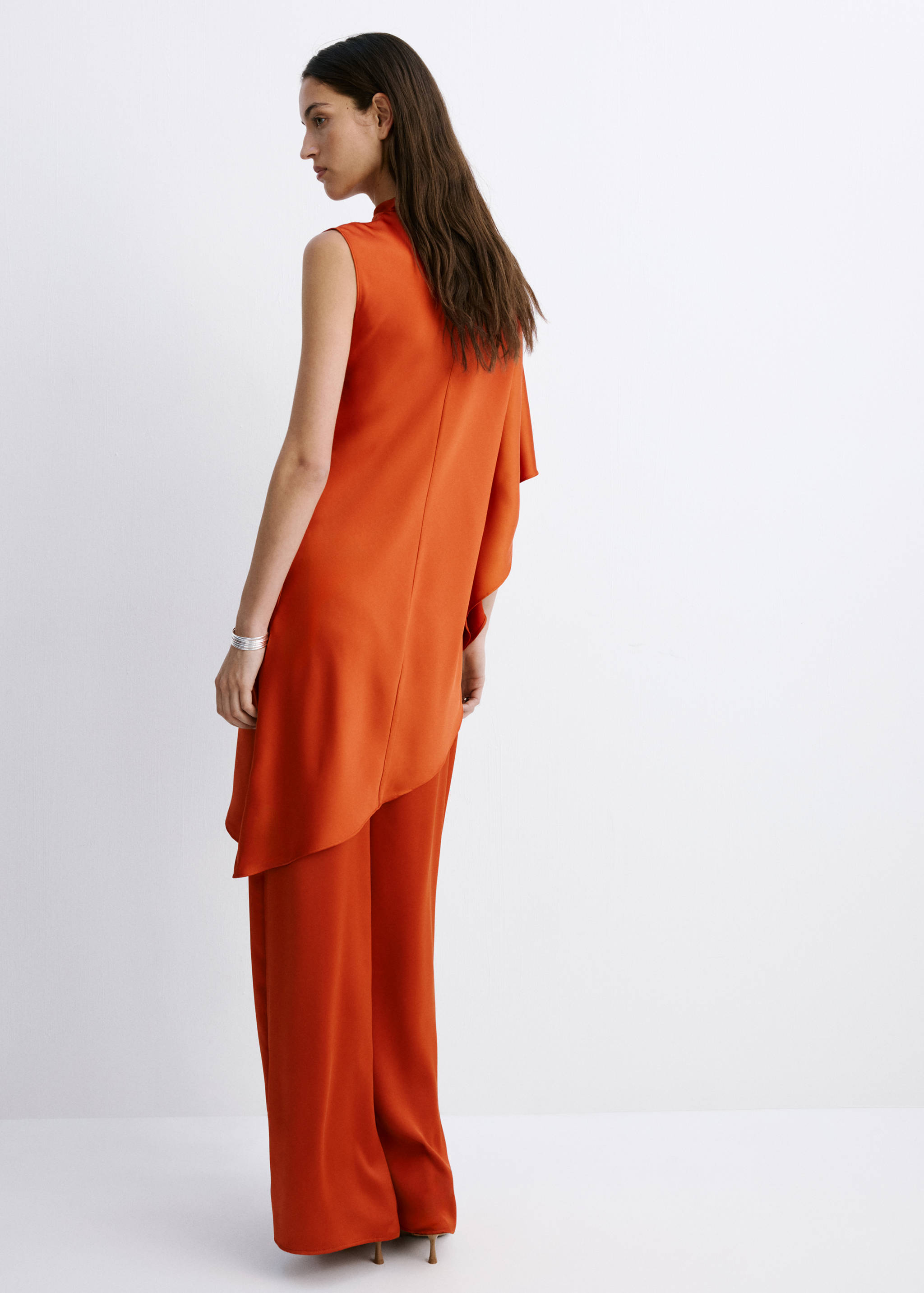 Asymmetric satin blouse - Reverse of the article