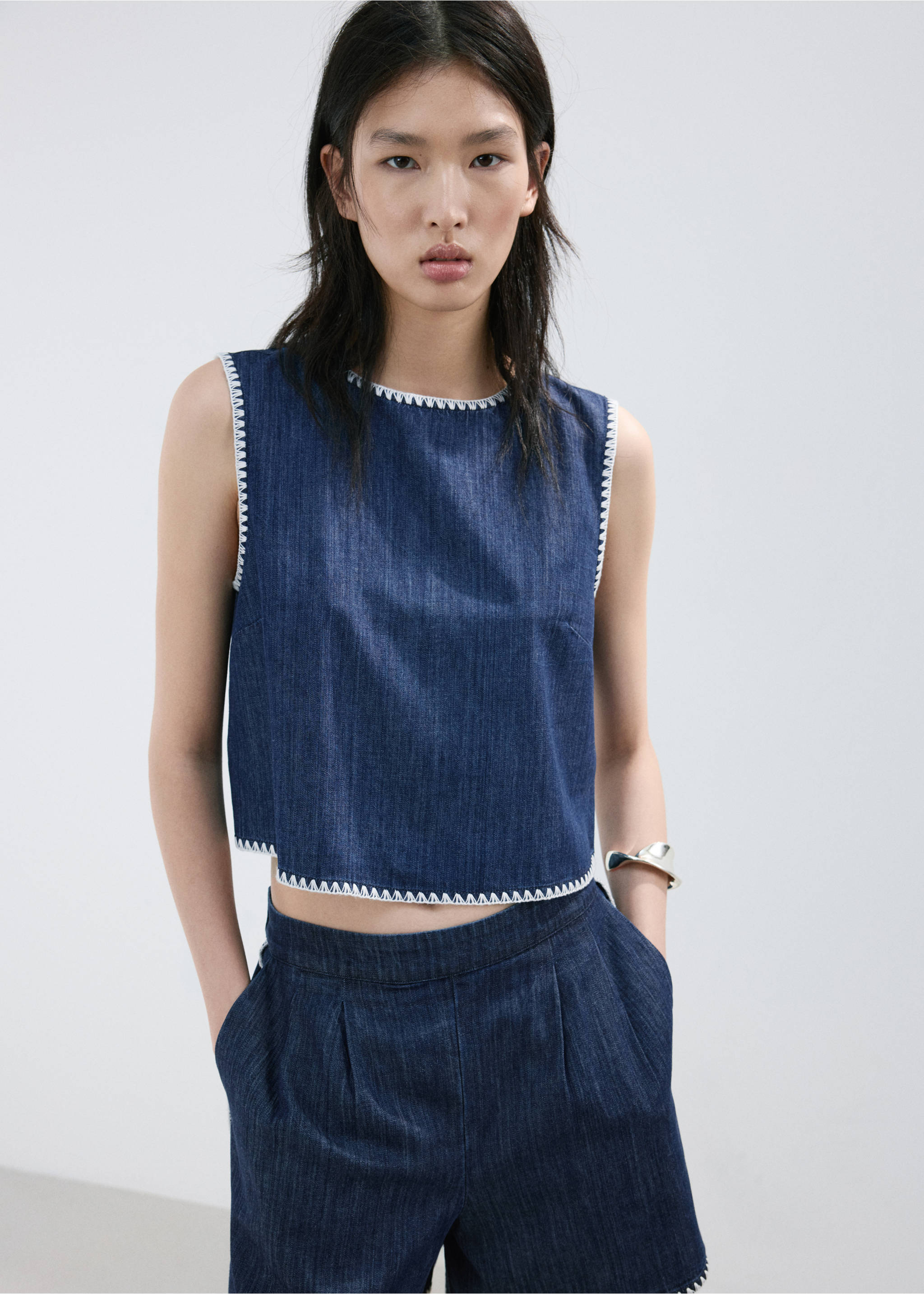 Shorts vaqueros ribetes en contraste - Detalle del artículo 1, Azul. Ref: 27069062-00.