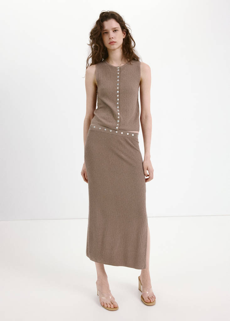 Top with combined texture buttons — Medium Brown