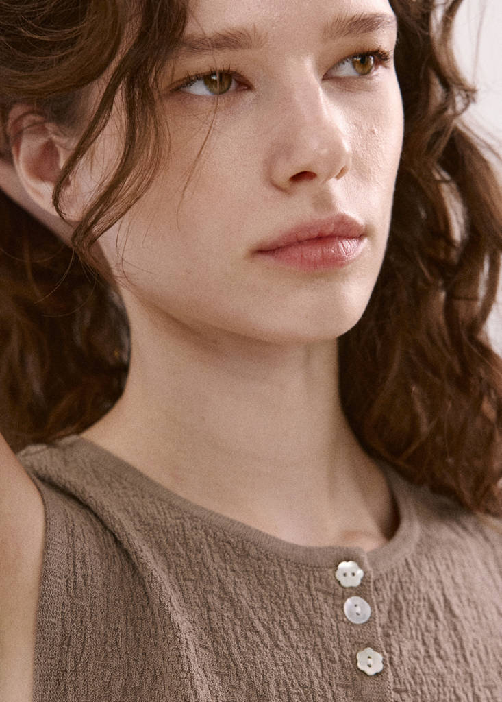Top with combined texture buttons — Medium Brown