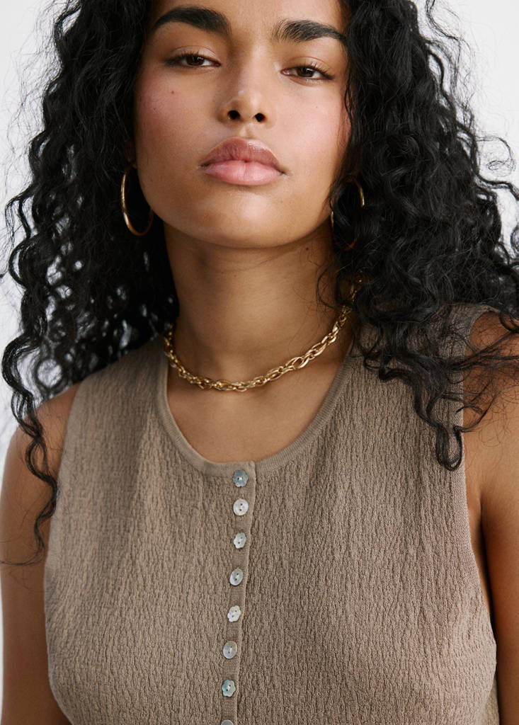 Top with combined texture buttons — Medium Brown