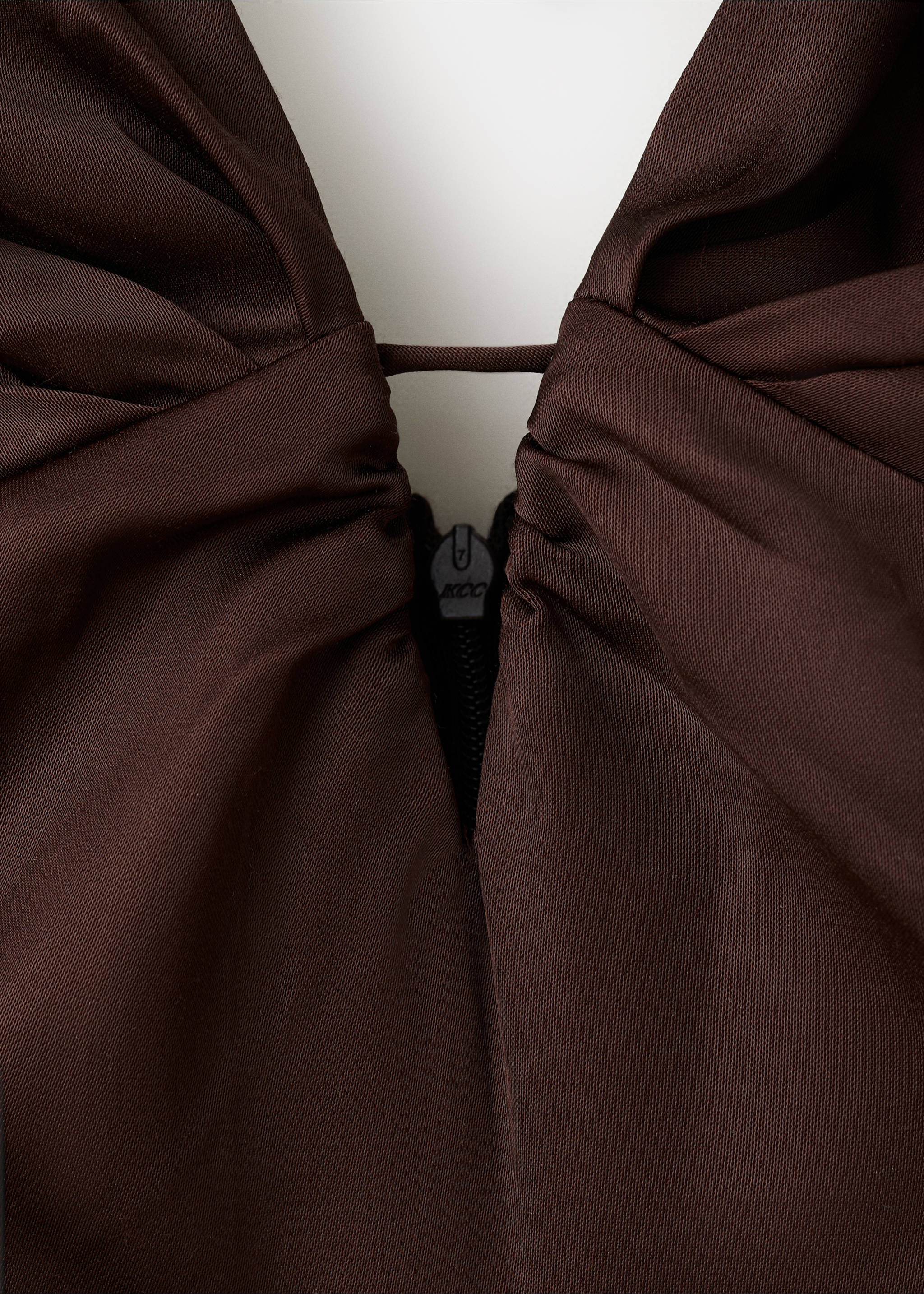 Long jumpsuit with V-neck - Details of the article 8, Chocolate. Ref: 27069065-00.