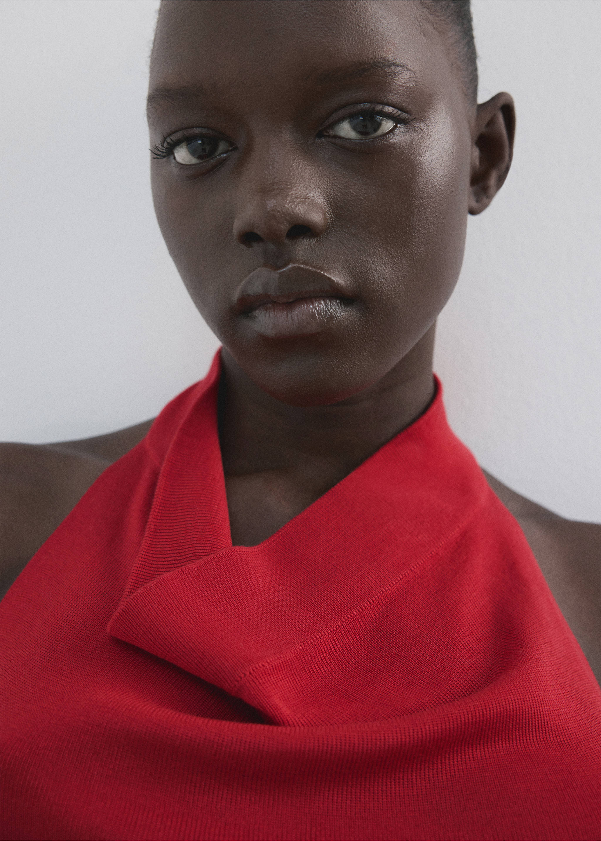 Halter-neck lyocell top - Details of the article 1, Red. Ref: 27069066-00.