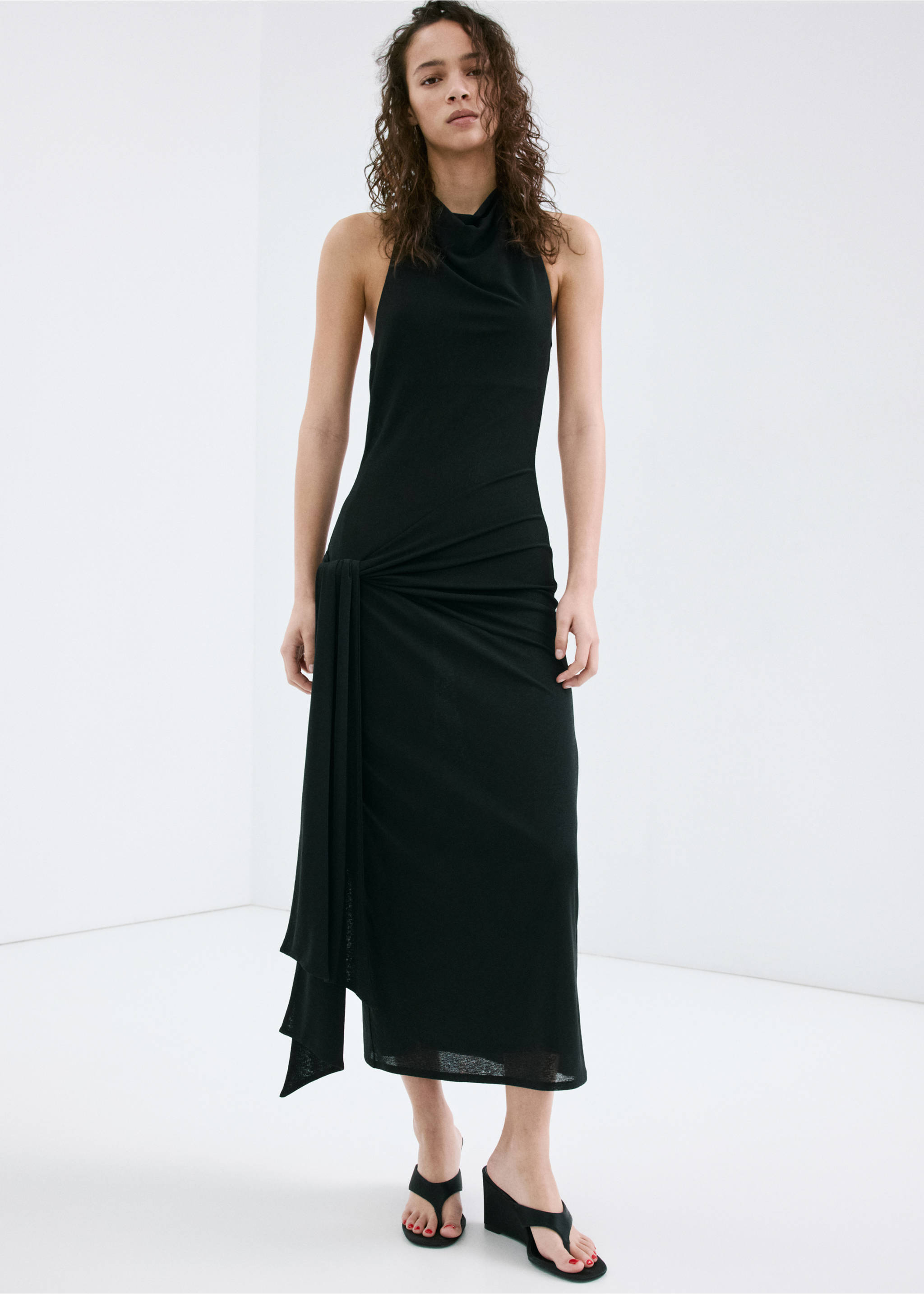 Halter tie dress - General plane, Black. Ref: 27069068-00.