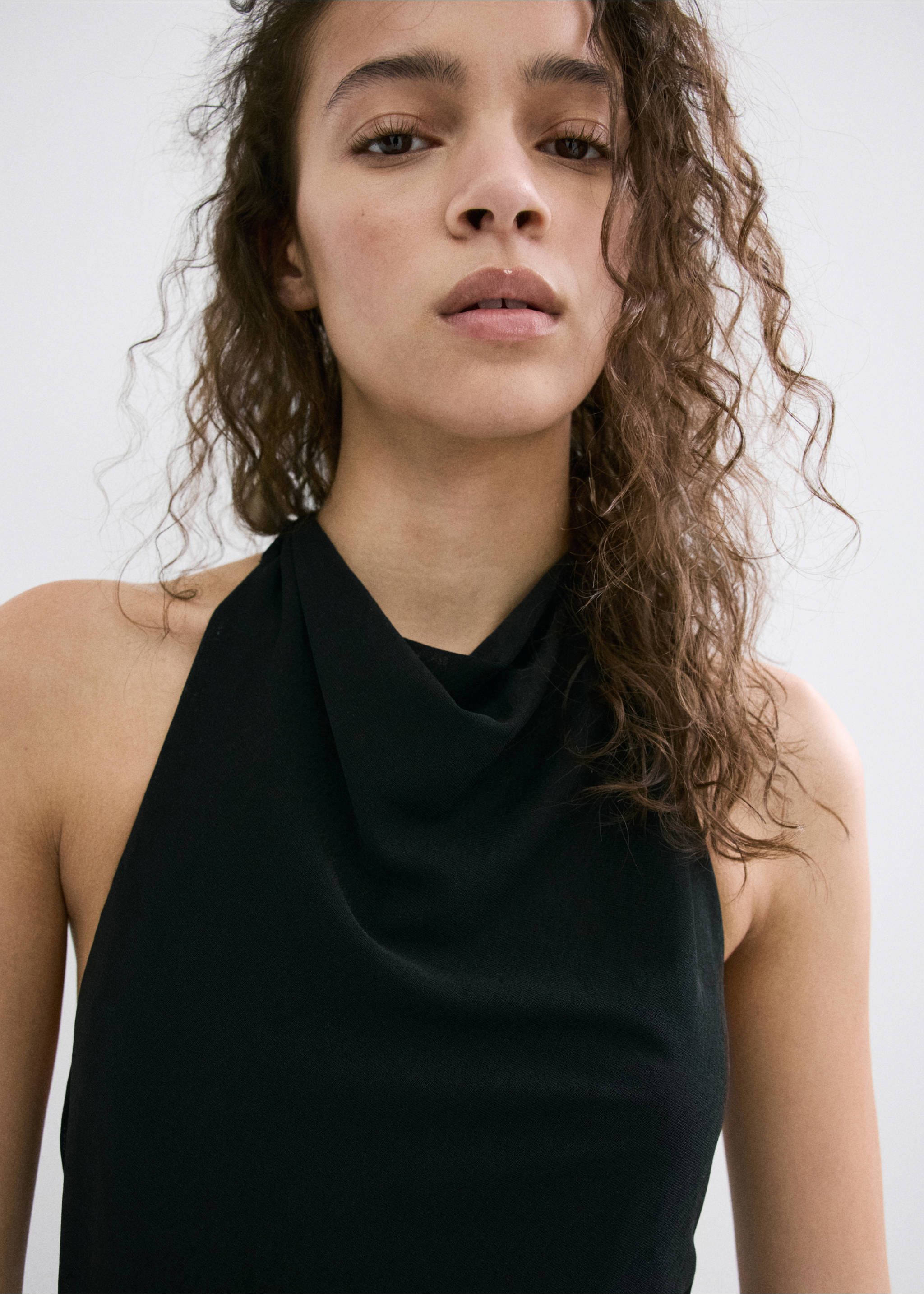 Halter tie dress - Details of the article 6, Black. Ref: 27069068-00.