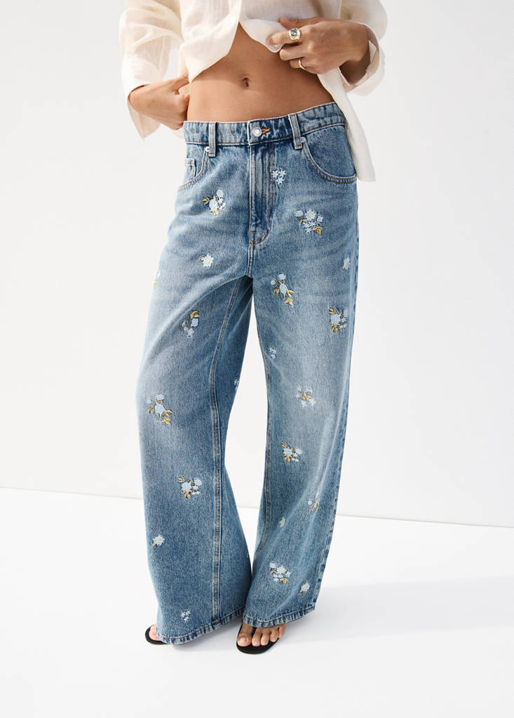 Flower-embroidered straight-fit jeans
