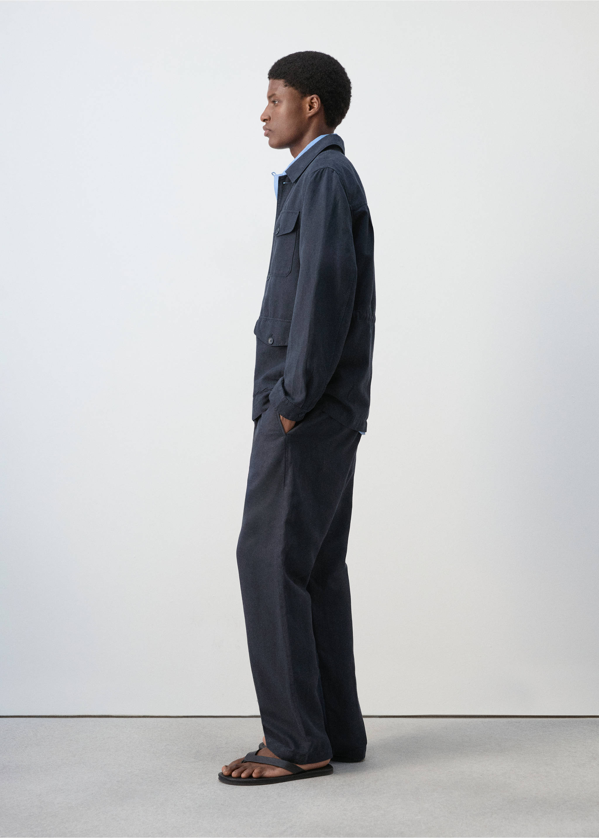 Lyocell linen jacket with pockets - Details of the article 2, Navy. Ref: 27069205-00.
