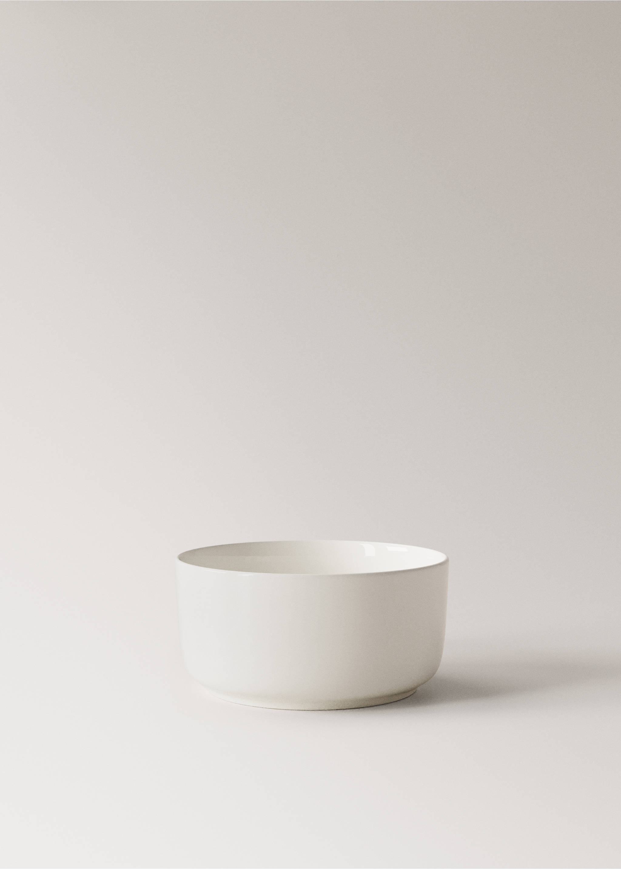 Ultra-light bone china bowl - Article without model, White. Ref: 27071167-00.