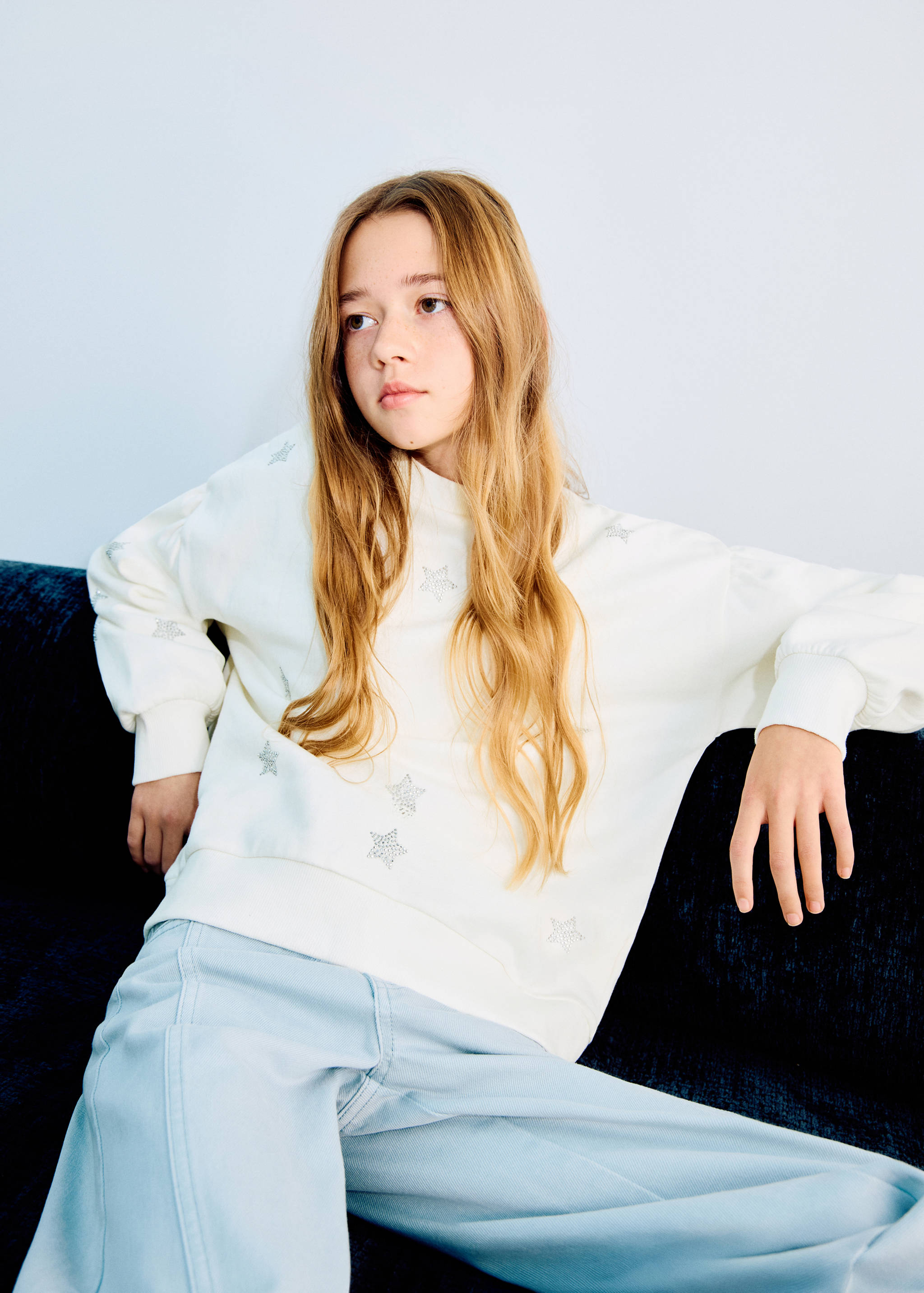 Sweatshirt with rhinestone stars - Medium plane