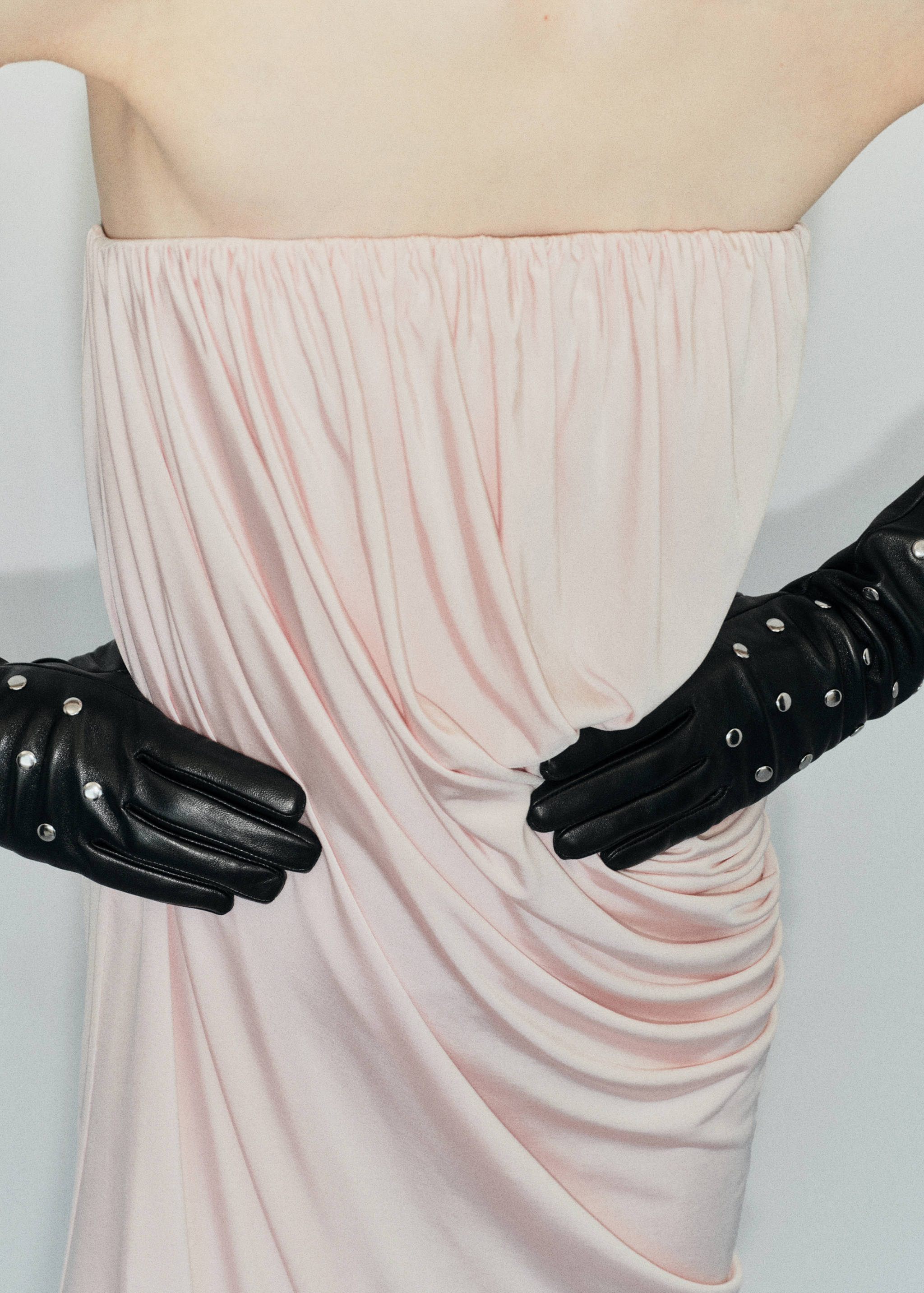 Studded leather gloves - General plane