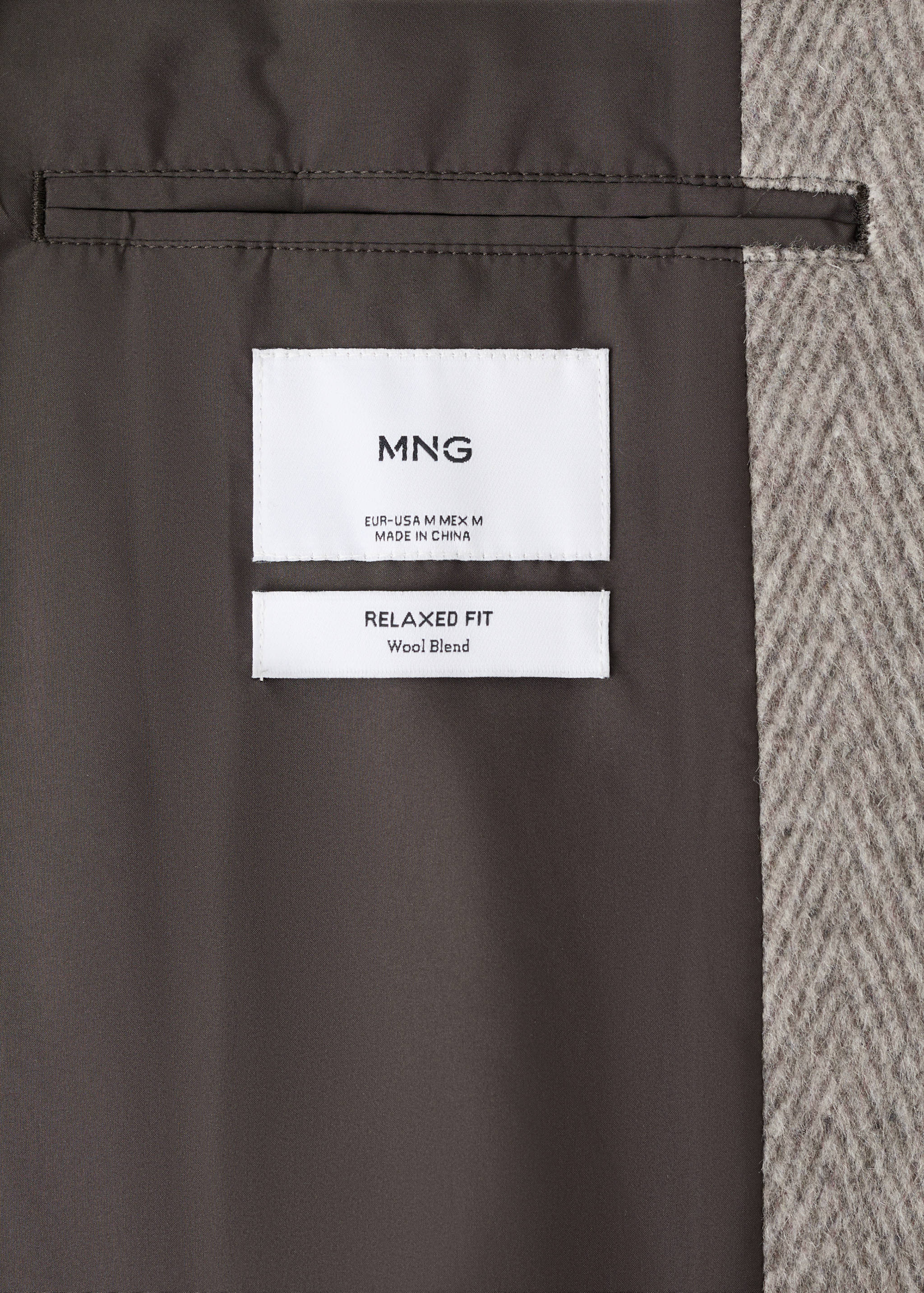 Шерстяное пальто с фактурной выделкой в елочку - Деталь изделия 0