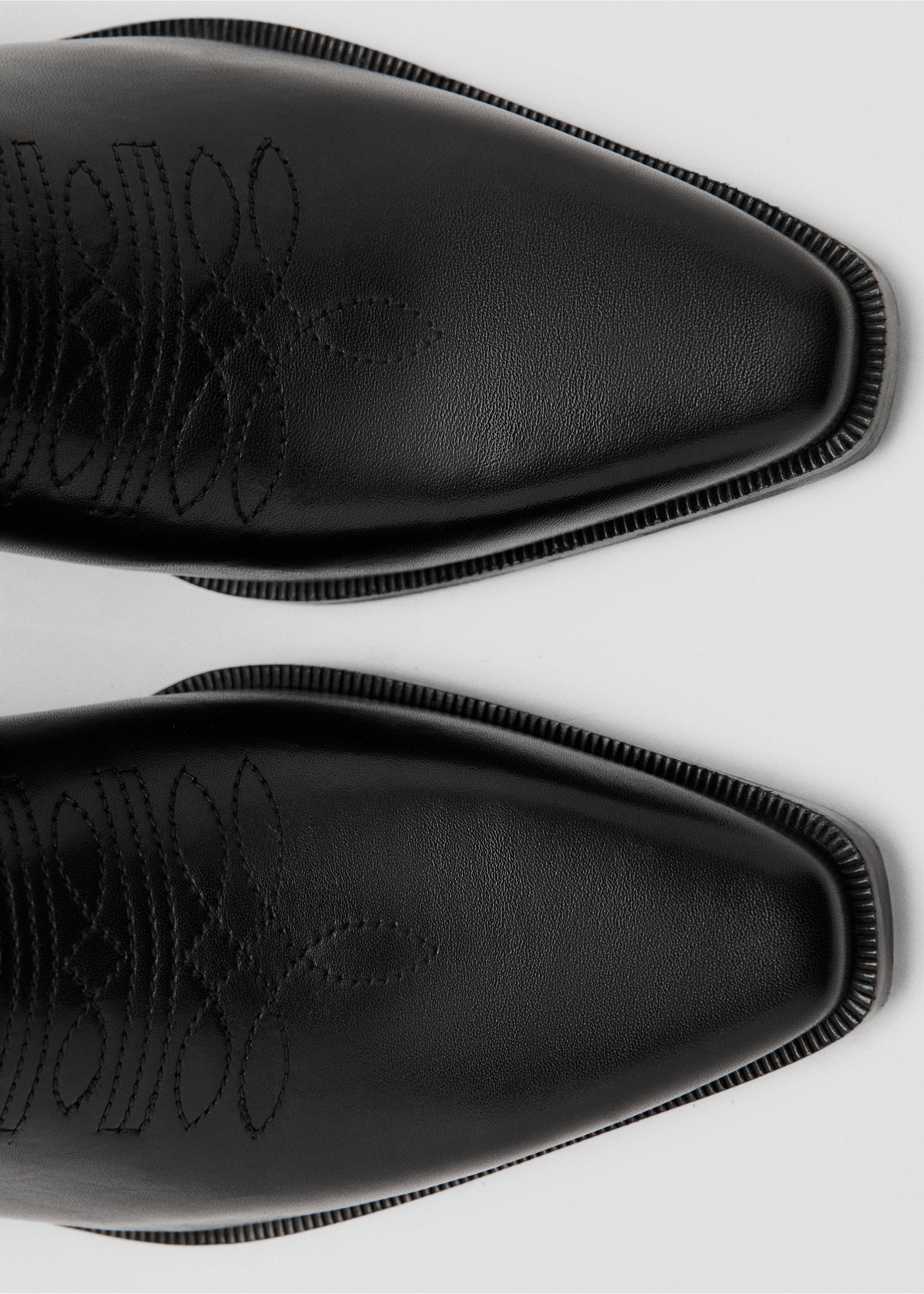 Bota alta serrells pell - Detall de l'article 2, Negre. Ref: 27071182-00.