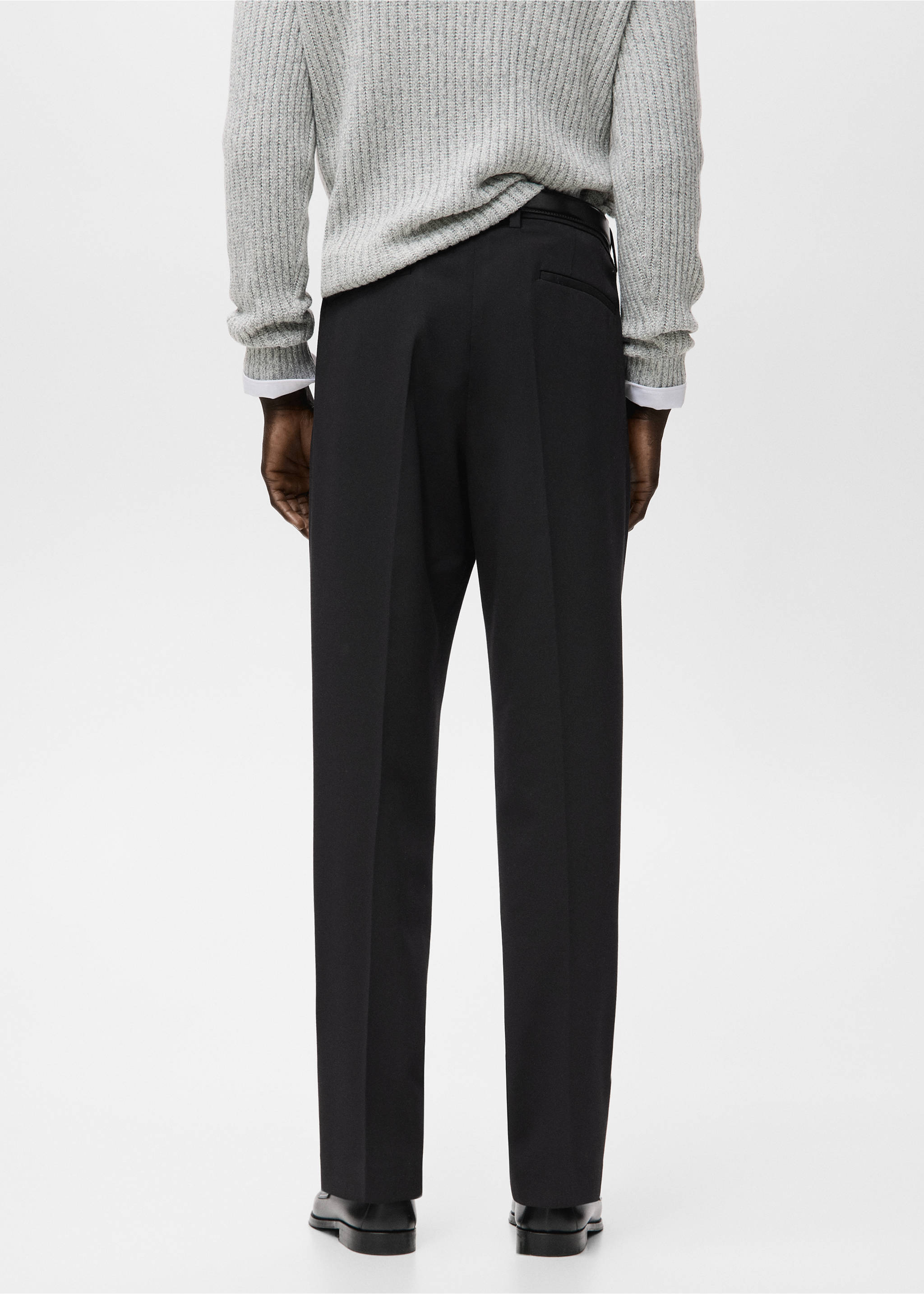 Regular-fit pleated trousers - Reverse of the article, Black. Ref: 27071184-00.