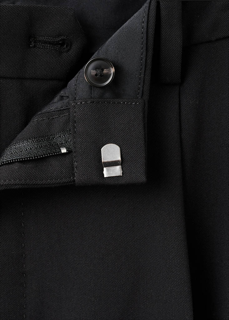 Regular-fit pleated trousers — Black