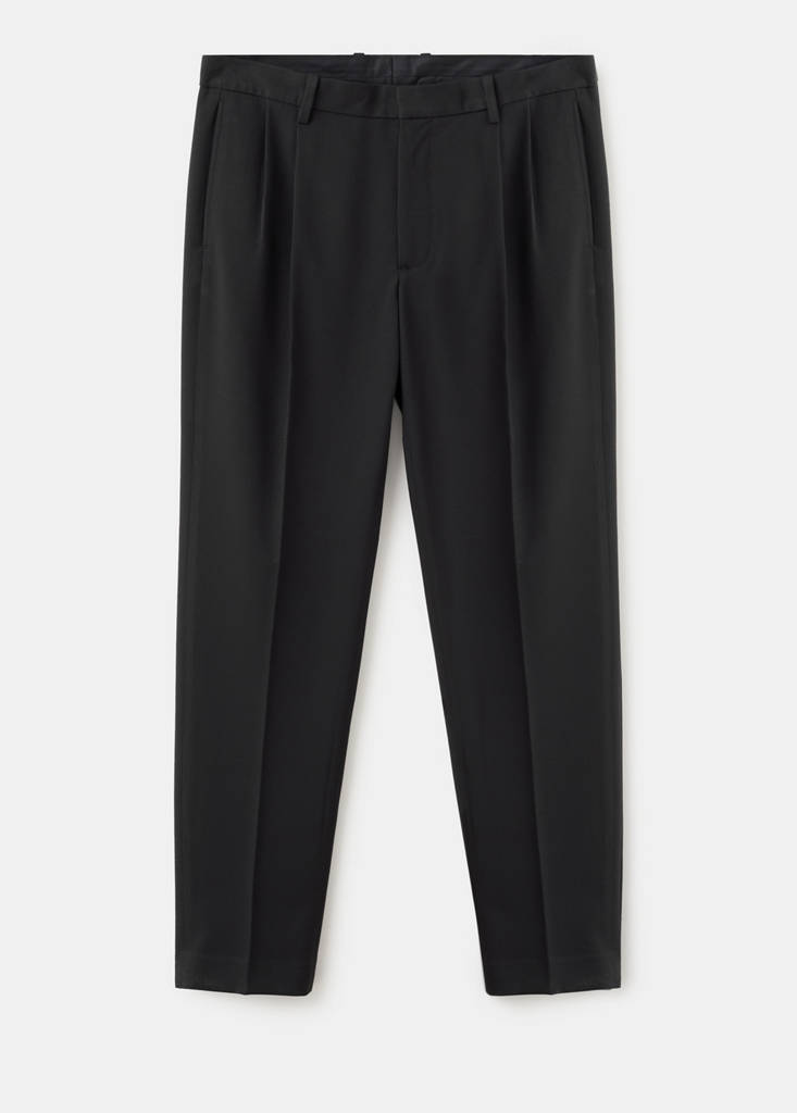 Regular-fit pleated trousers — Black