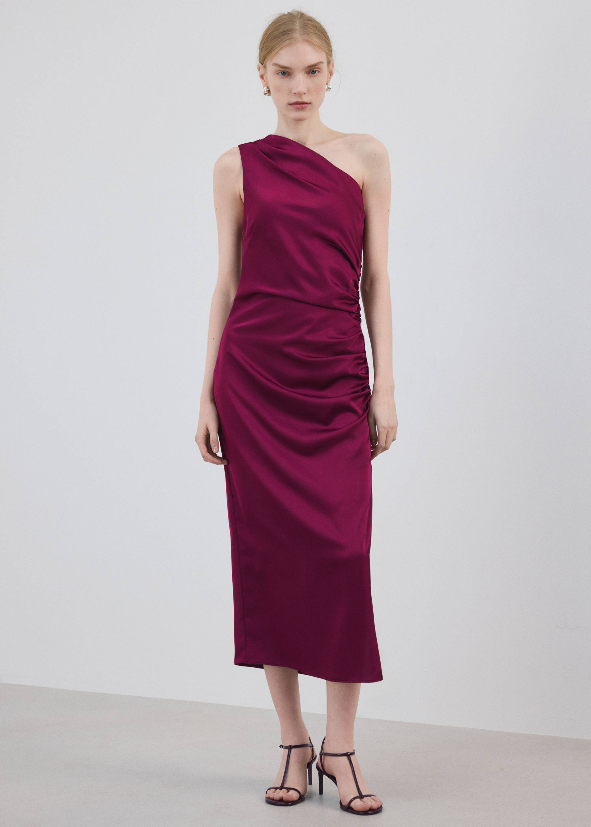 Asymmetrical satin dress with side slits - General plane
