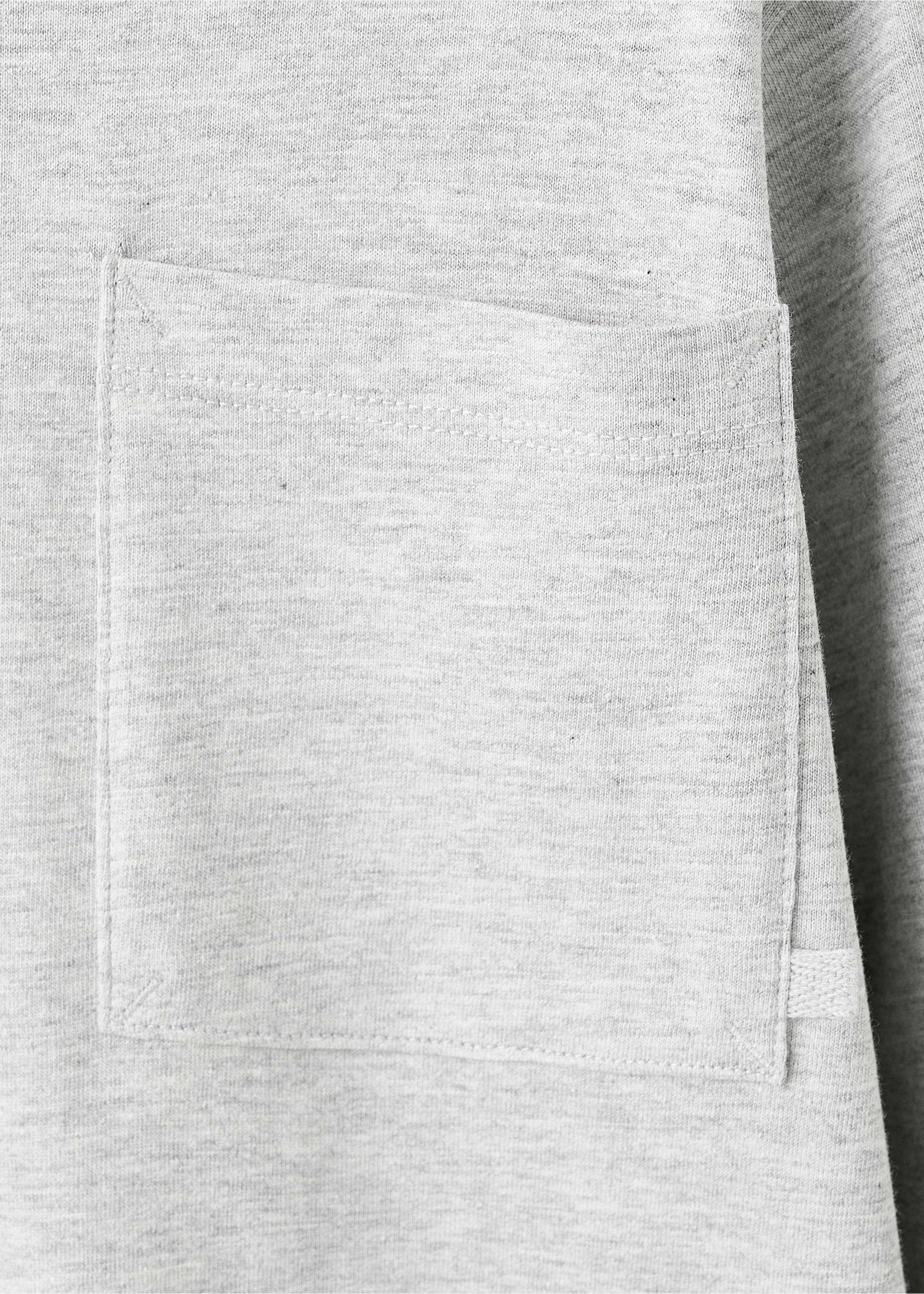 Long-sleeved t-shirt with pocket - Details of the article 8, Medium Heather Grey. Ref: 27071195-00.