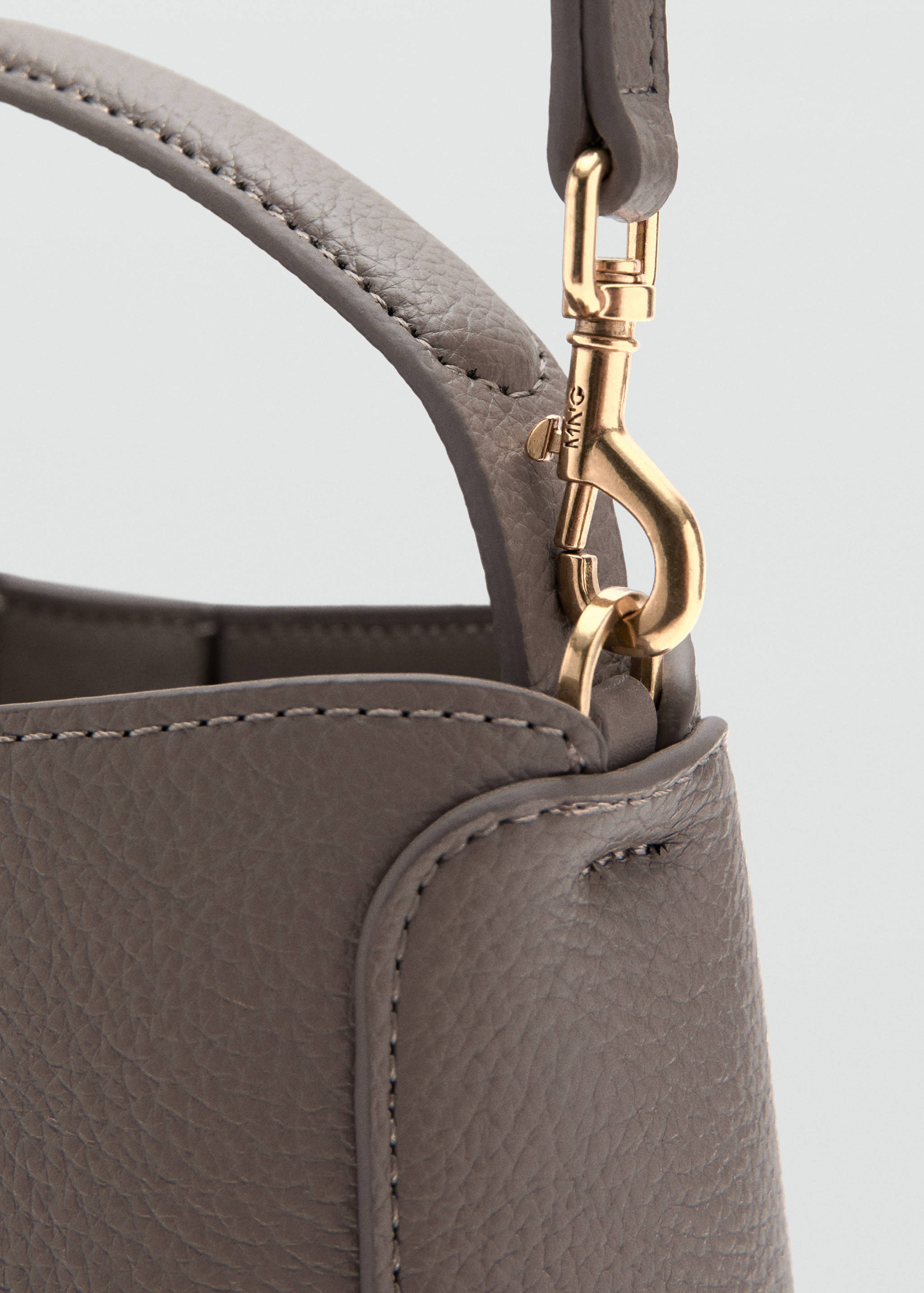 Small bucket bag with metal detail - Details of the article 2